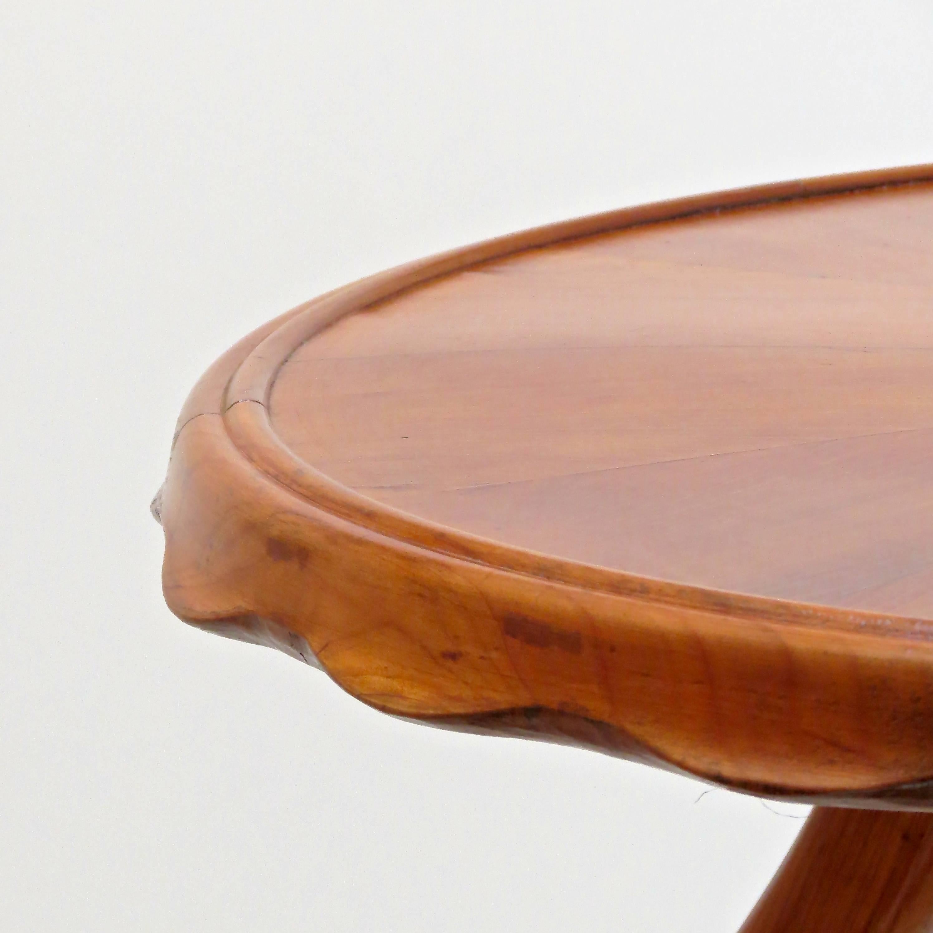 Mid-20th Century Osvaldo Borsani Midcentury Blond Walnut Round Coffee Table, 1940