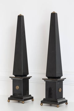 Coppia di obelischi in marmo nero e bronzo "Gold Lizard", edizione limitata, 2017
