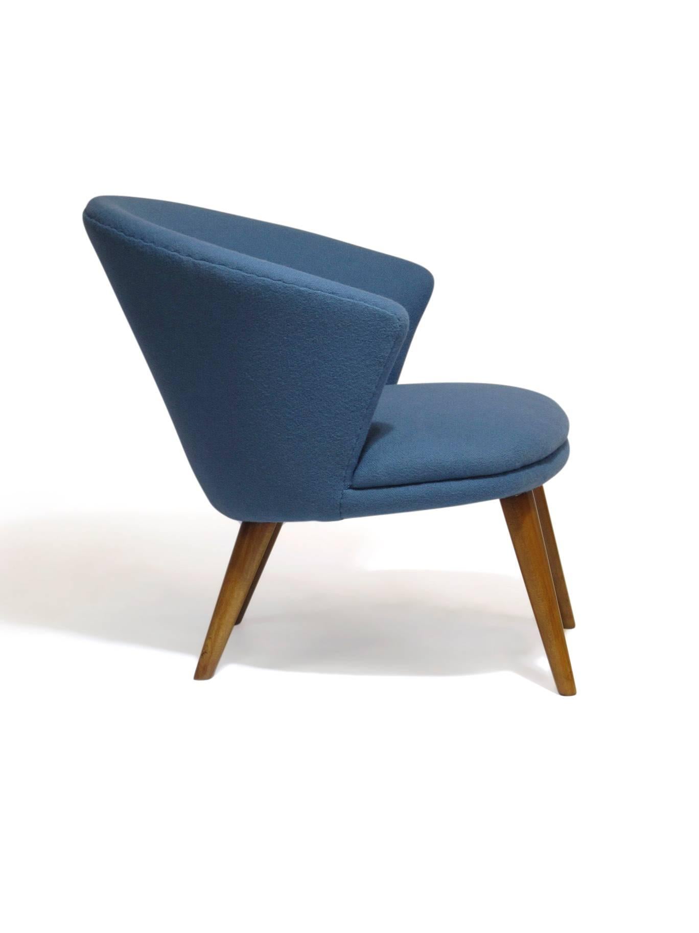Scandinavian Modern Mid-Century Scandinavian Lounge Chair