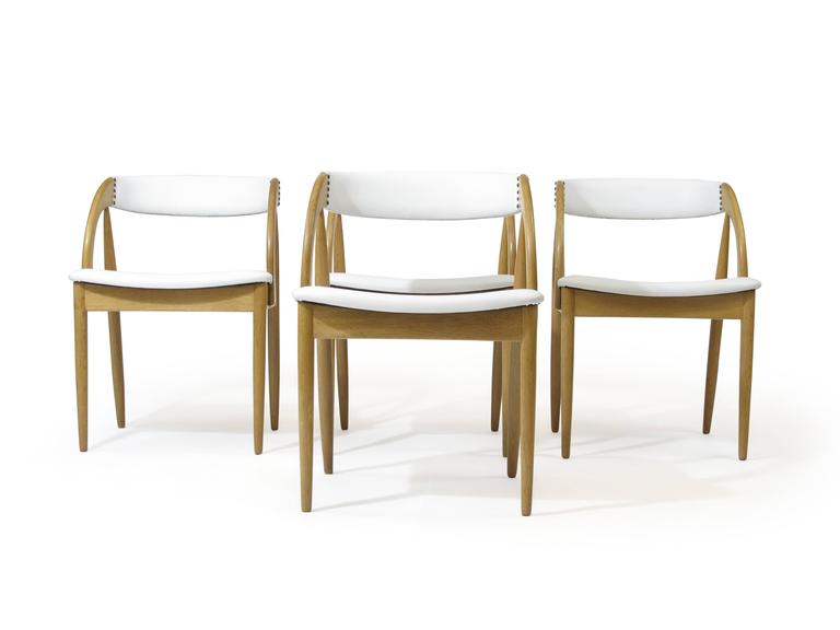 Four White Oak Dining Chairs in White Leather For Sale at 1stdibs