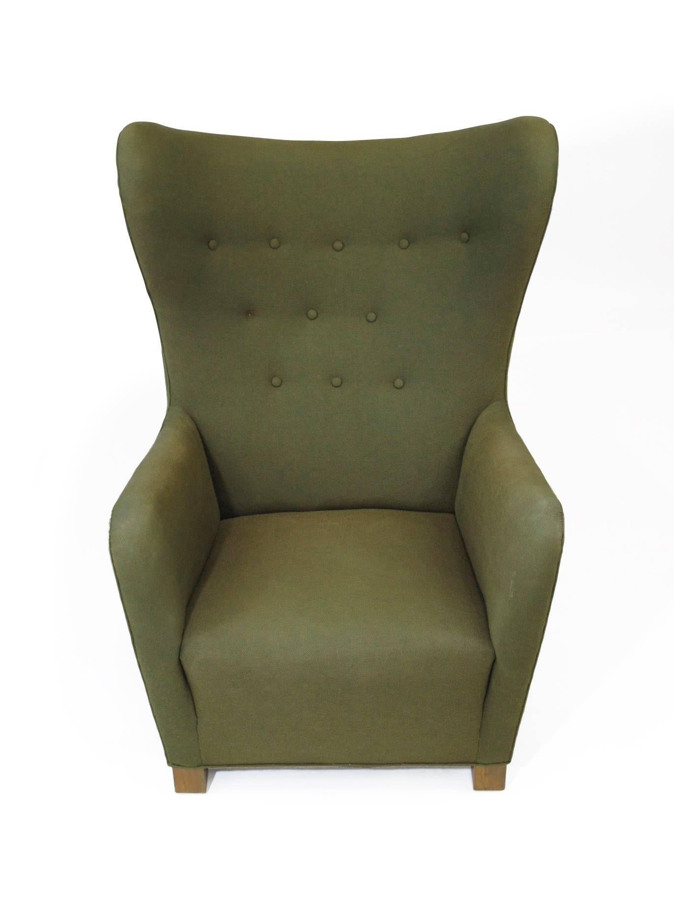 1942 Fritz Hansen Model 1672 Wing Back Chair in the Original Green Wool Fabric 2