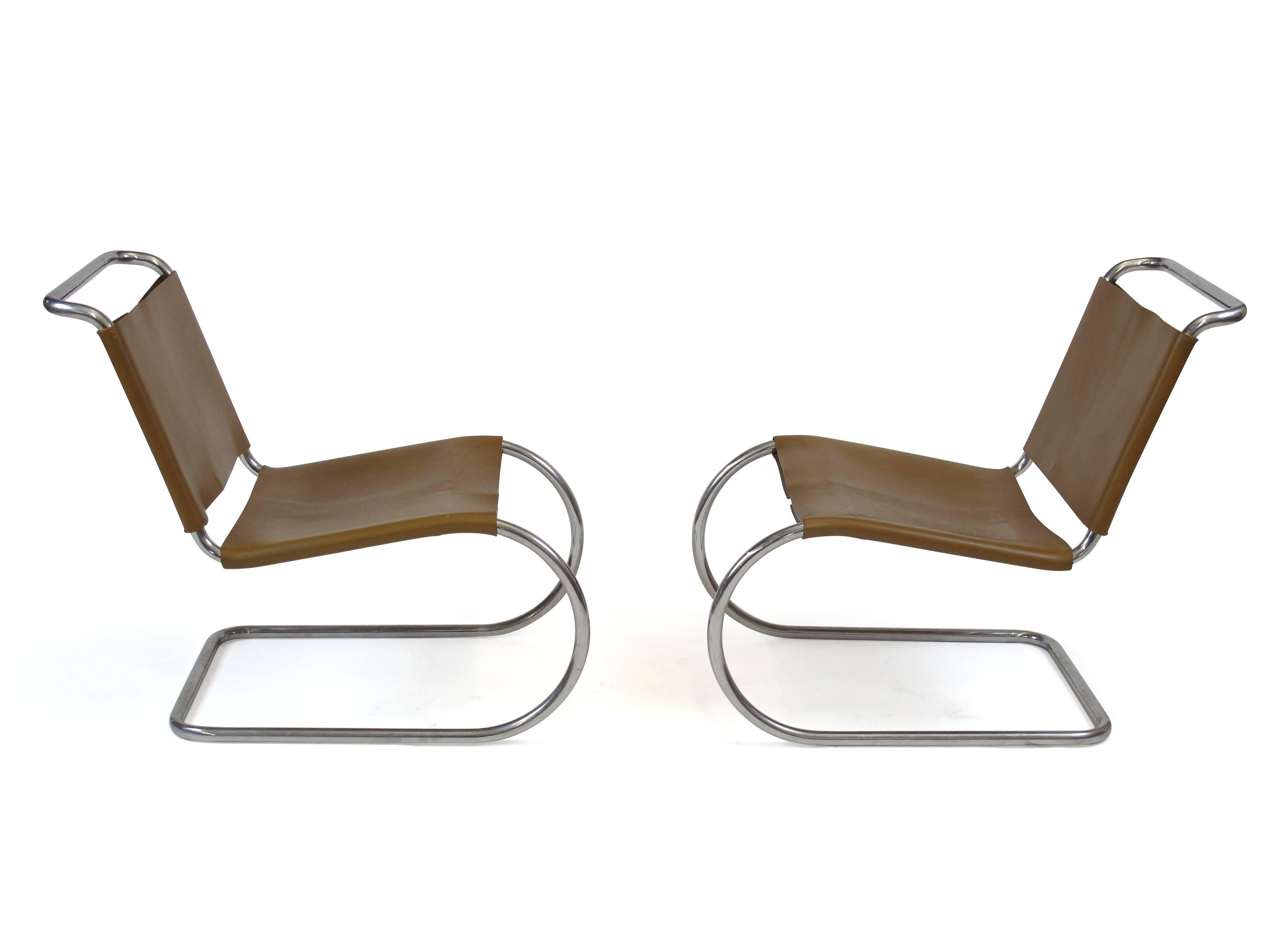 Mid-Century MR lounge chairs by Ludwig Mies van der Rohe for Knoll International. Original leather. Knoll label.