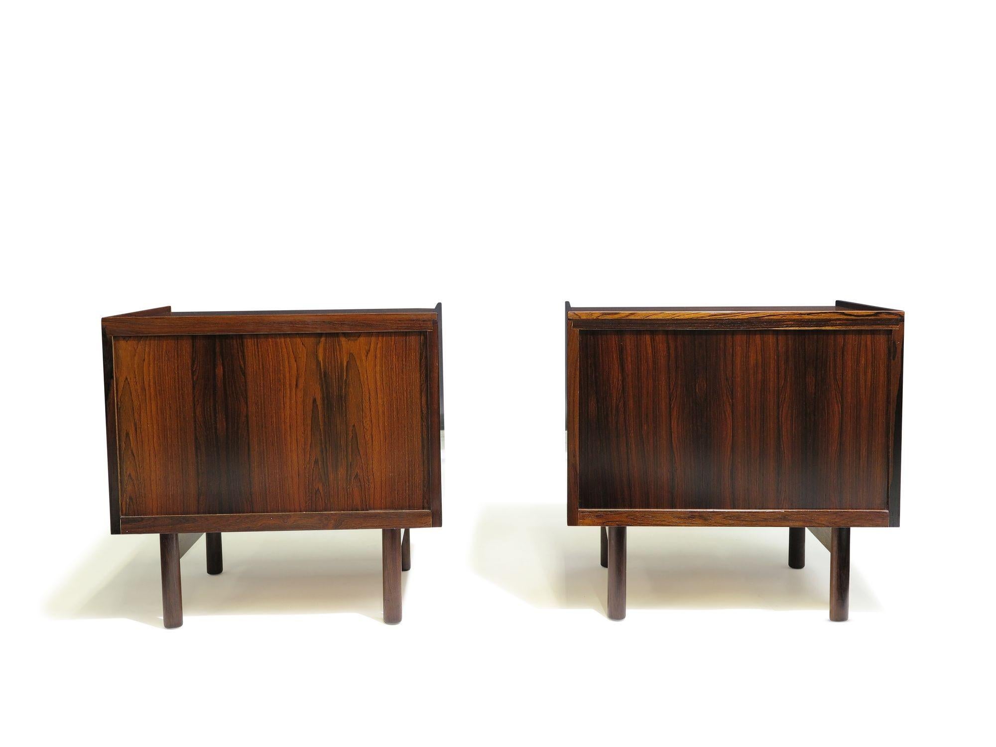 Raro set Ib Kofod-Larsen Credenza / Comò e comodini Tavolini da letto in vendita 2