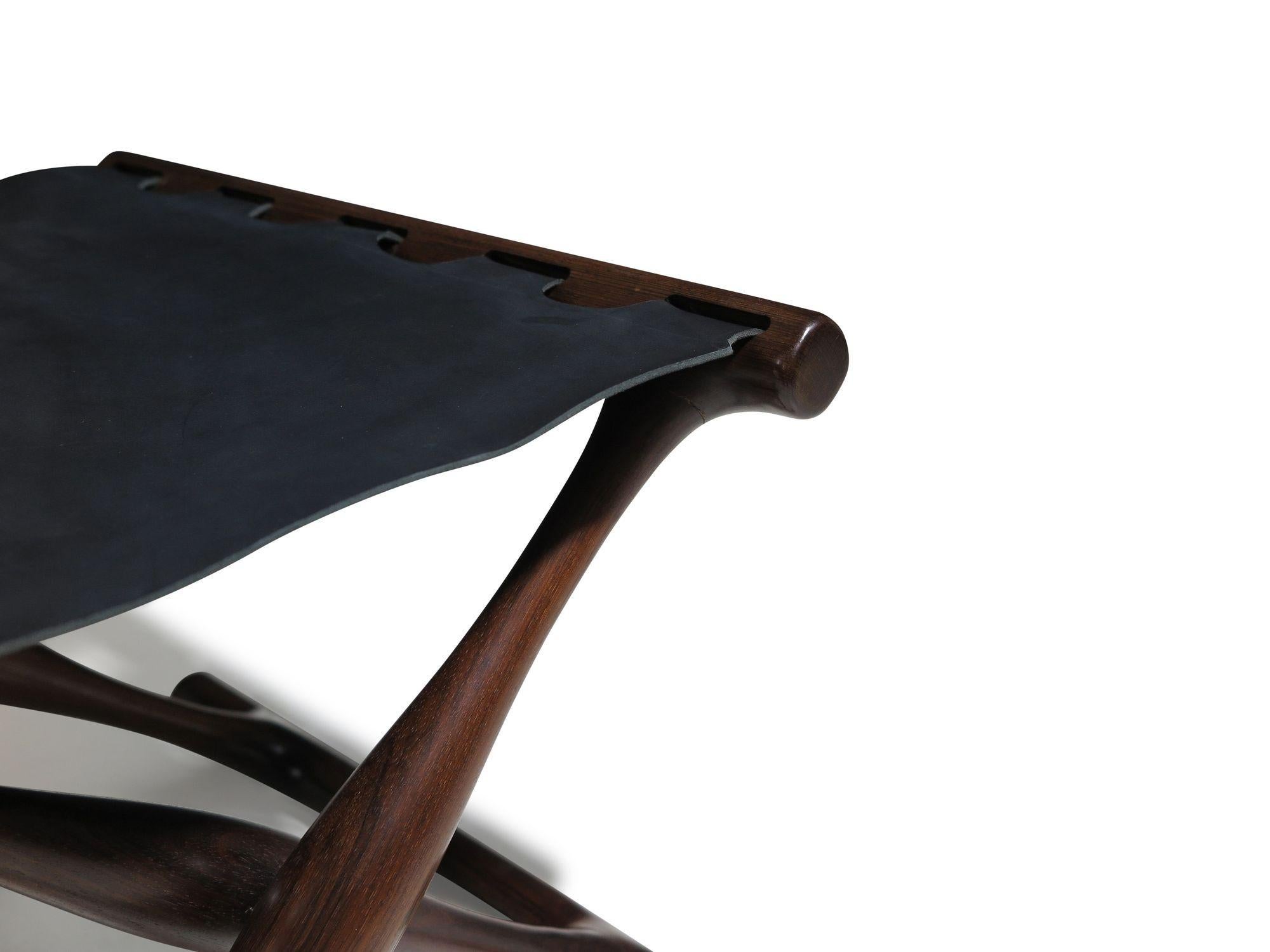 Tabouret pliant en bois de rose brésilien et cuir de Poul Hundevad, époque ancienne en vente 1