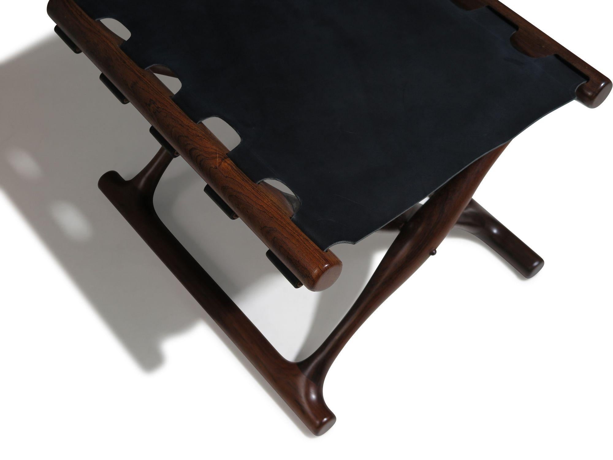 Cuir Tabouret pliant en bois de rose brésilien et cuir de Poul Hundevad, époque ancienne en vente