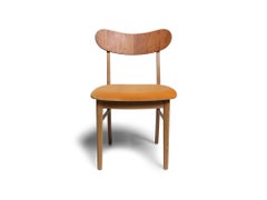 Set di otto sedie da pranzo in rovere e teak in stile moderno danese, restaurate, intorno al 1960