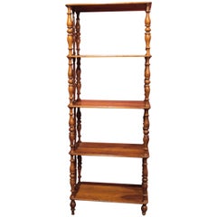 Librería rústica de estantes abiertos de madera de nogal estilo Regencia italiana del siglo XIX