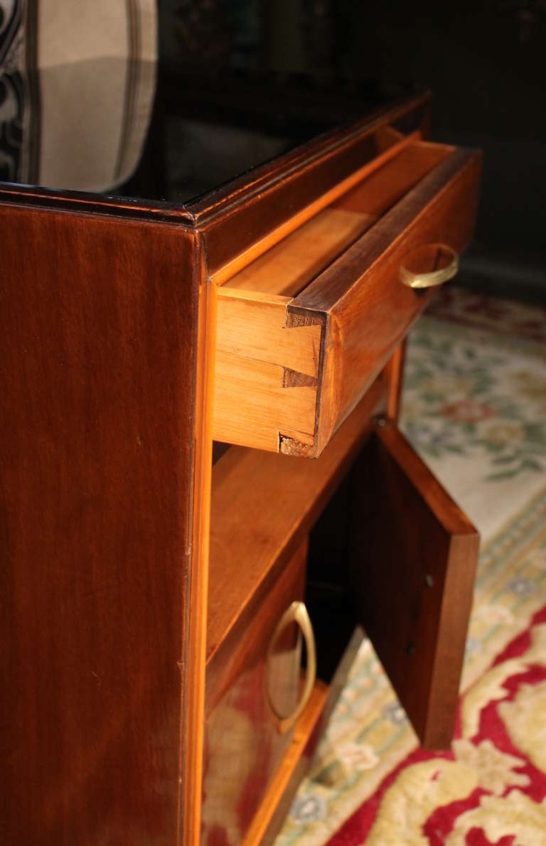 Pair of Italian Art Deco Walnut Wood Nightstand Cabinets with Brass Handles 3