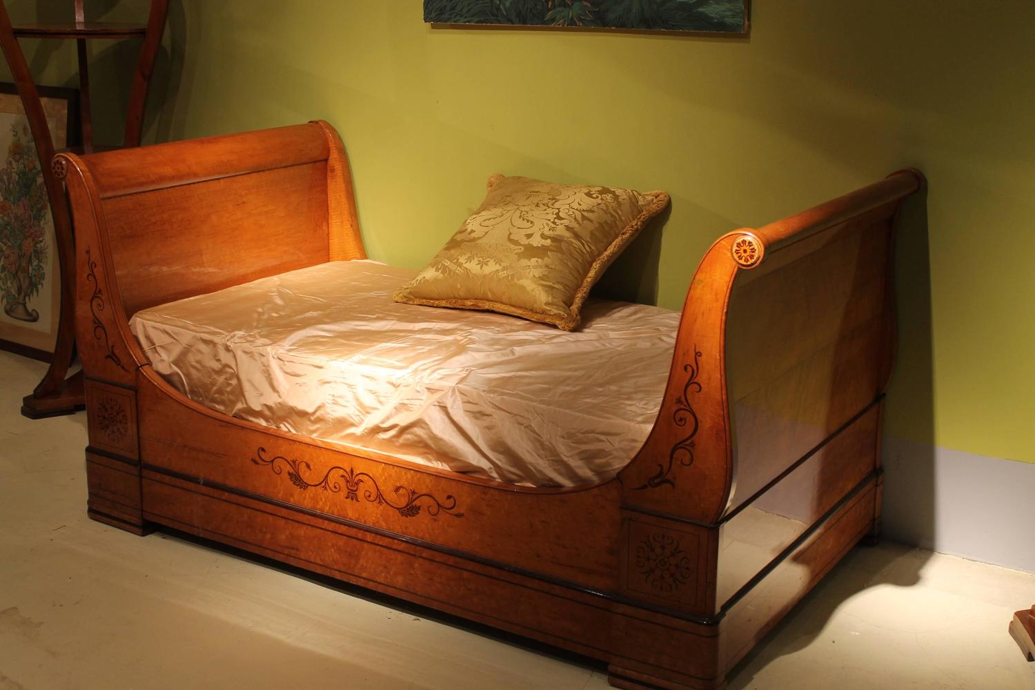 19th Century European Bed For Sale at 1stdibs