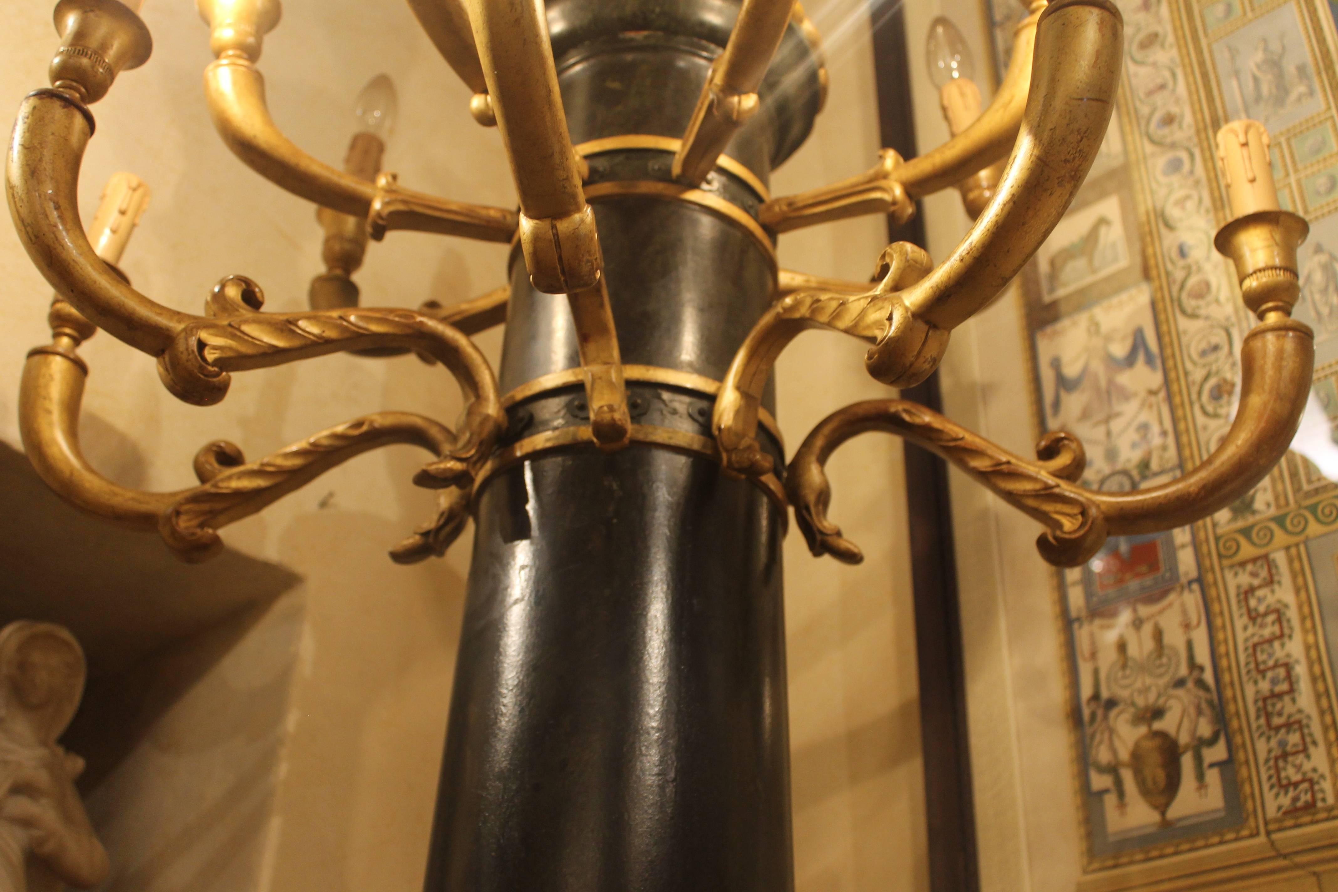 A Pair of Florentine Empire Period Lacquer and Gilt Wood Column Shape Floor Lamp In Good Condition In Firenze, IT