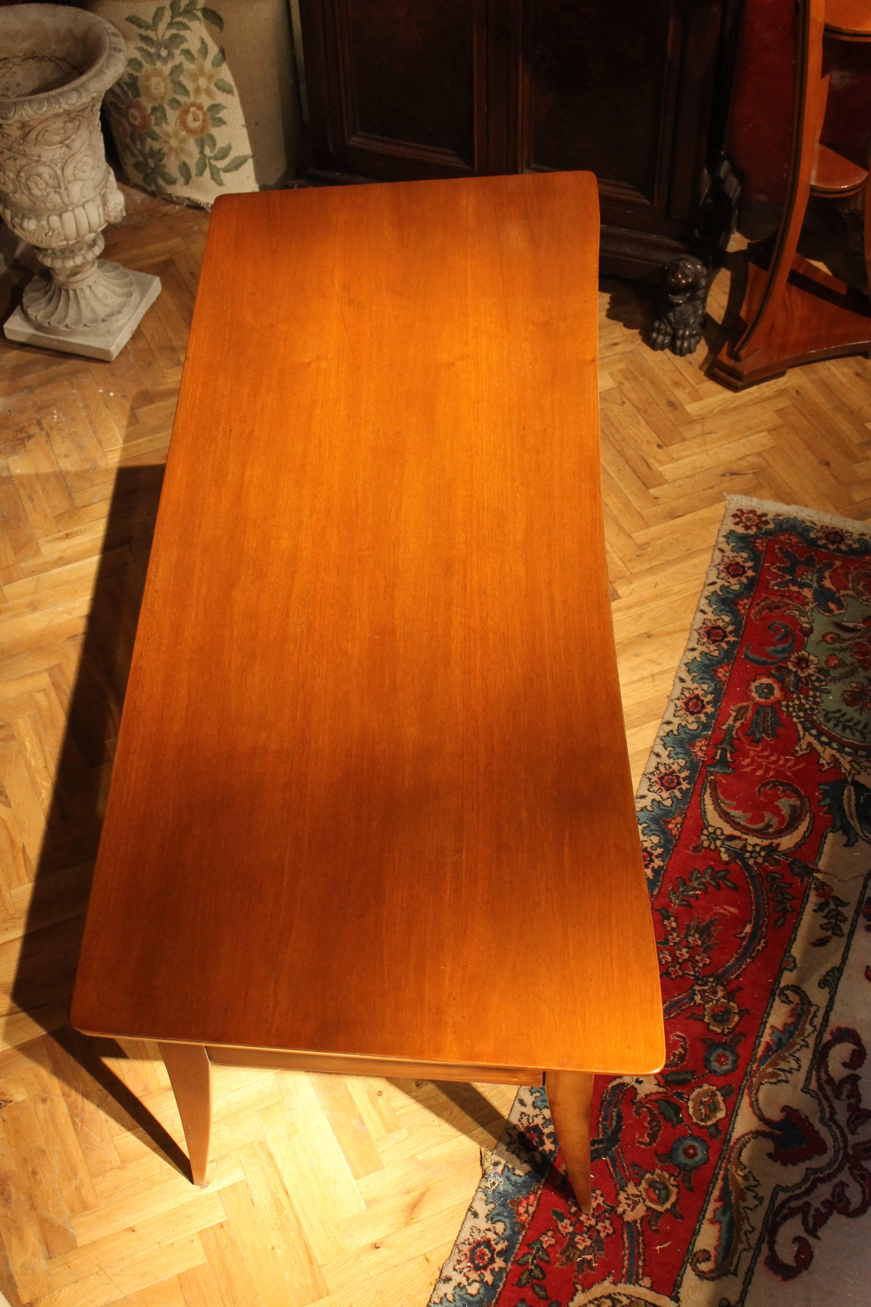Art Deco French Mahogany Writing Table with Curved Legs and Gilt Bronze Handles In Good Condition In Firenze, IT