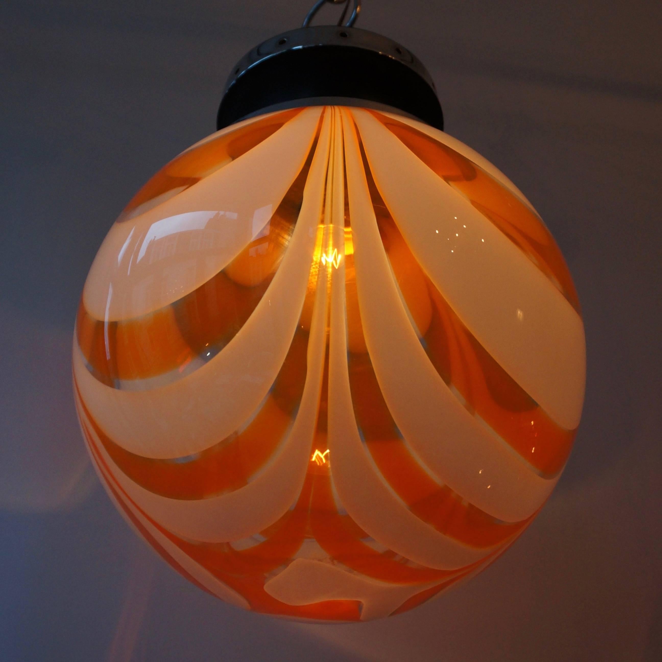 Mid-Century Modern Lampe pendante en verre de Murano en vente