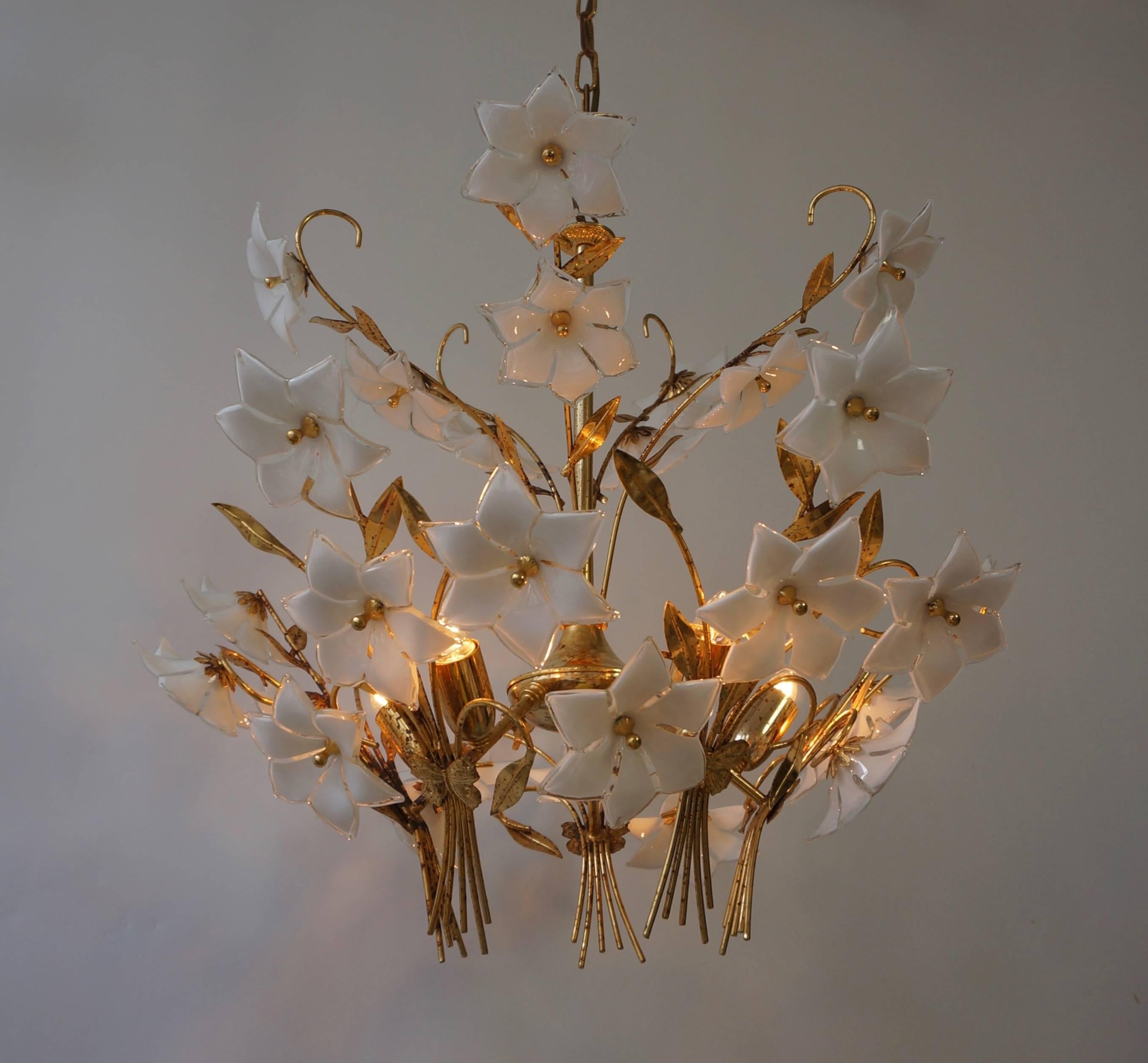 Brass and Murano Glass Chandelier In Good Condition In Antwerp, BE