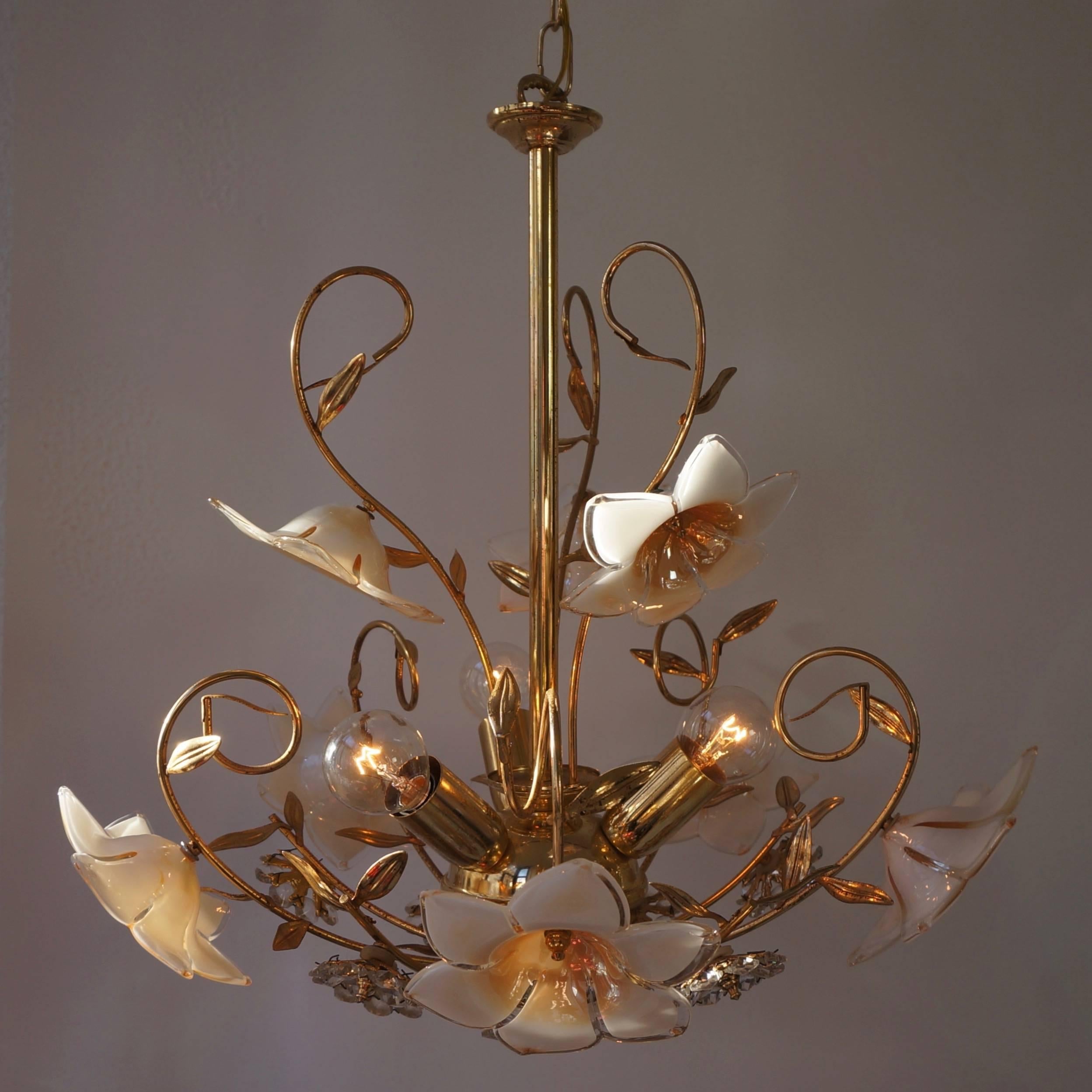 Italian Brass Ans Murano Glass Chandelier In Good Condition For Sale In Antwerp, BE