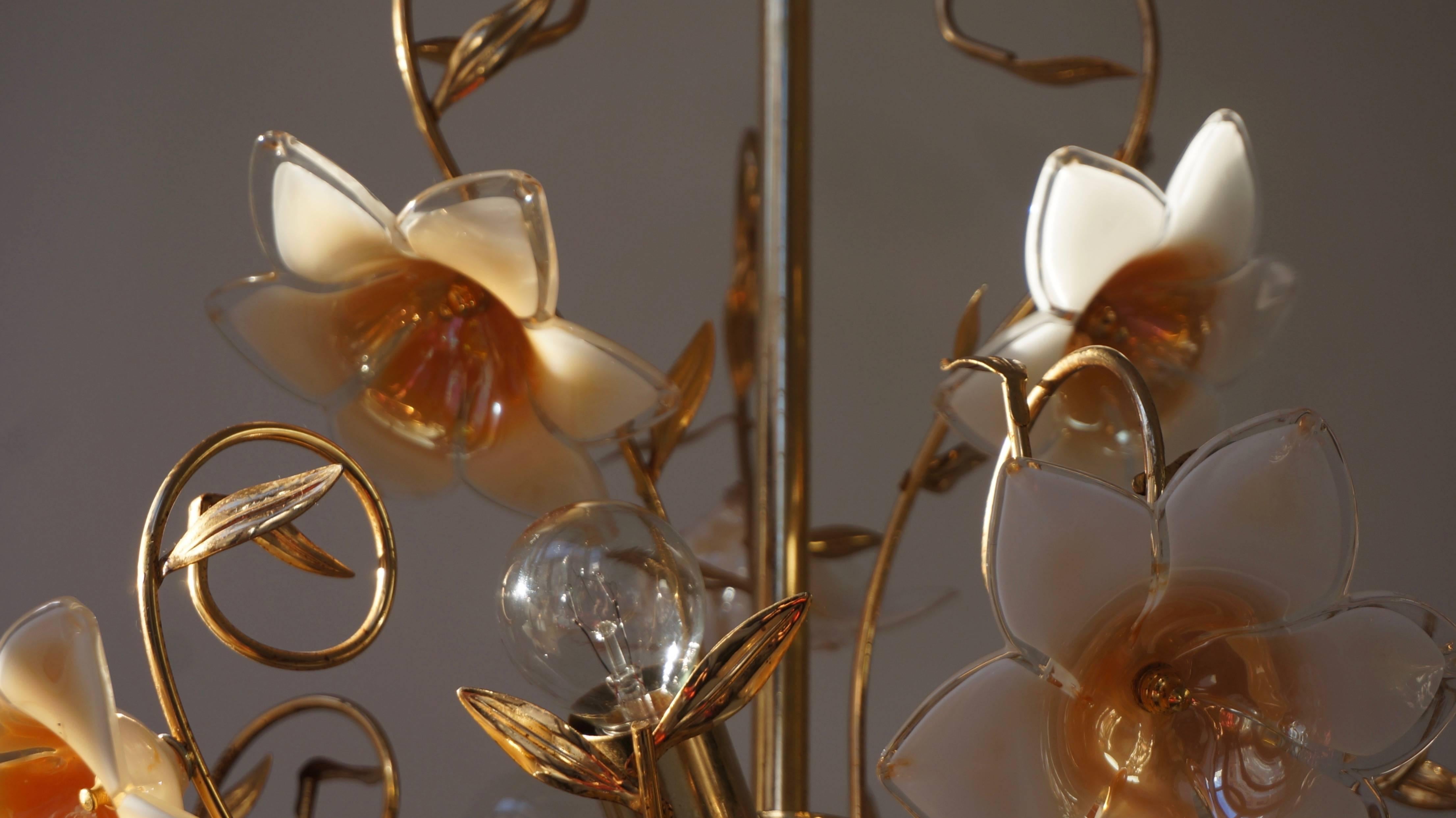 Lampadario italiano in ottone e vetro di Murano in vendita 1