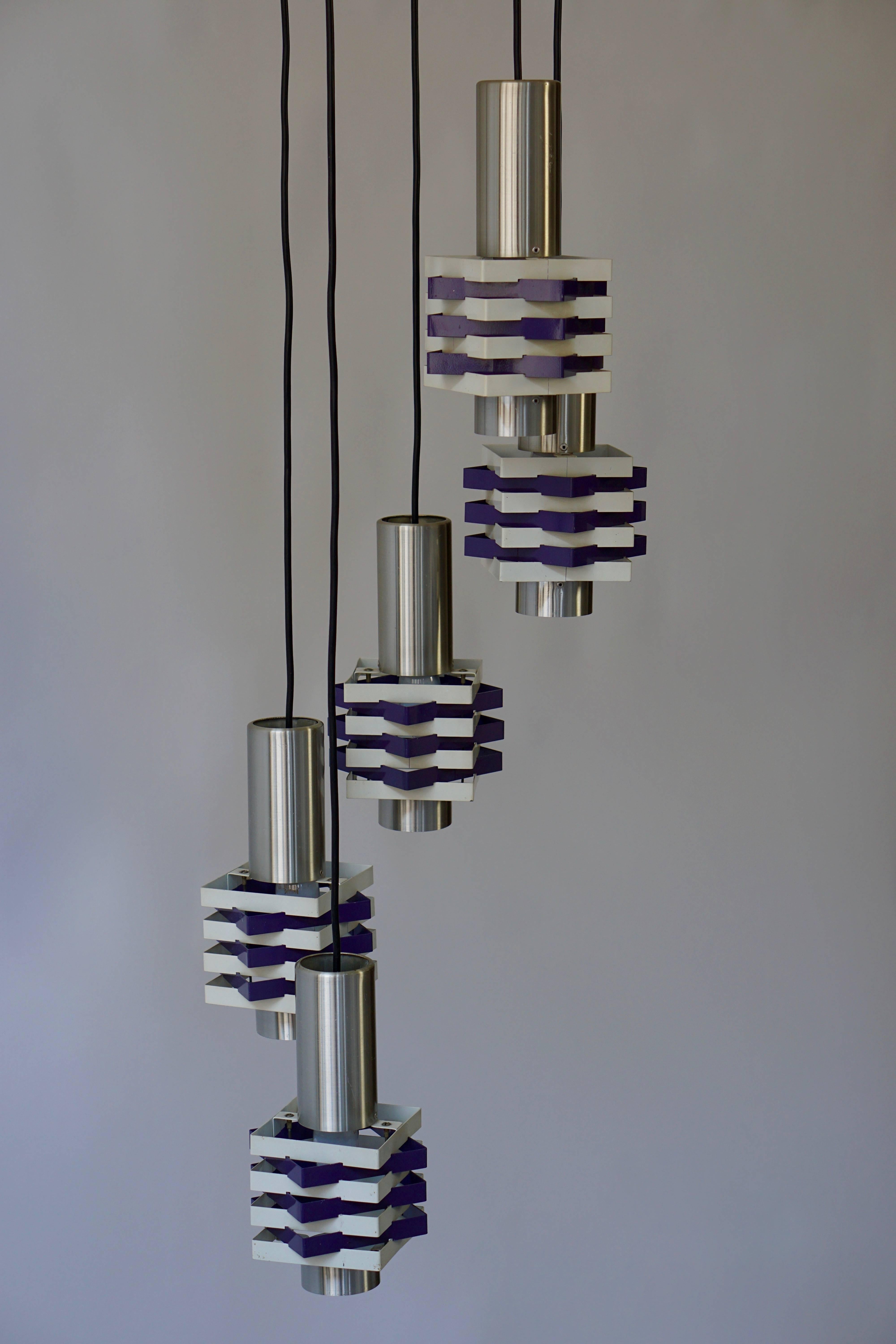 Mid-Century Modern adjustable ceiling light or chandelier.
Five E14 Bulbs.
Measures: Diameter 15 cm.
Height 25 cm.
 