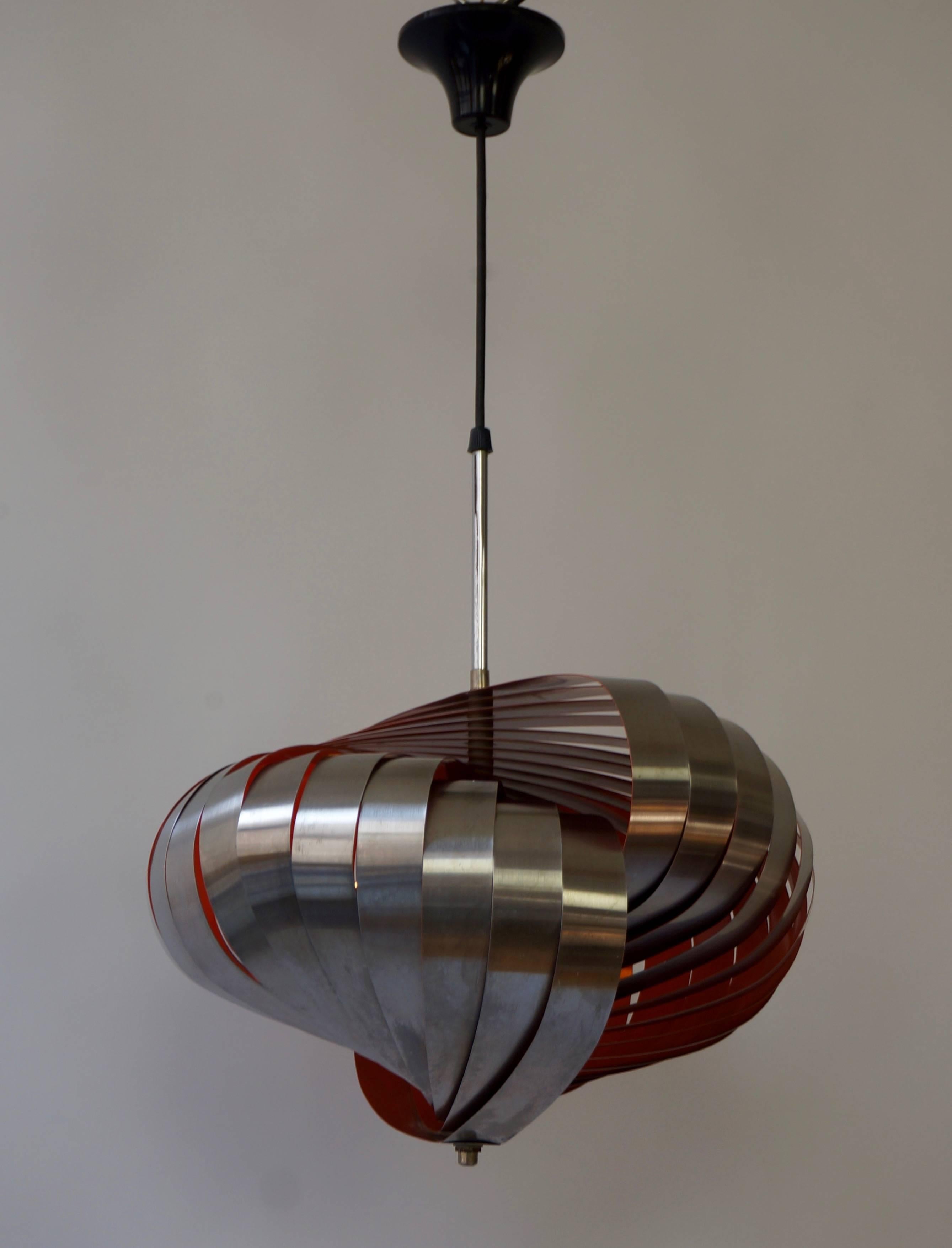 Louis Weisdorf sculptural ceiling light.
Measures: Diameter 40 cm.
Height 25 cm.
Total height 70 cm.