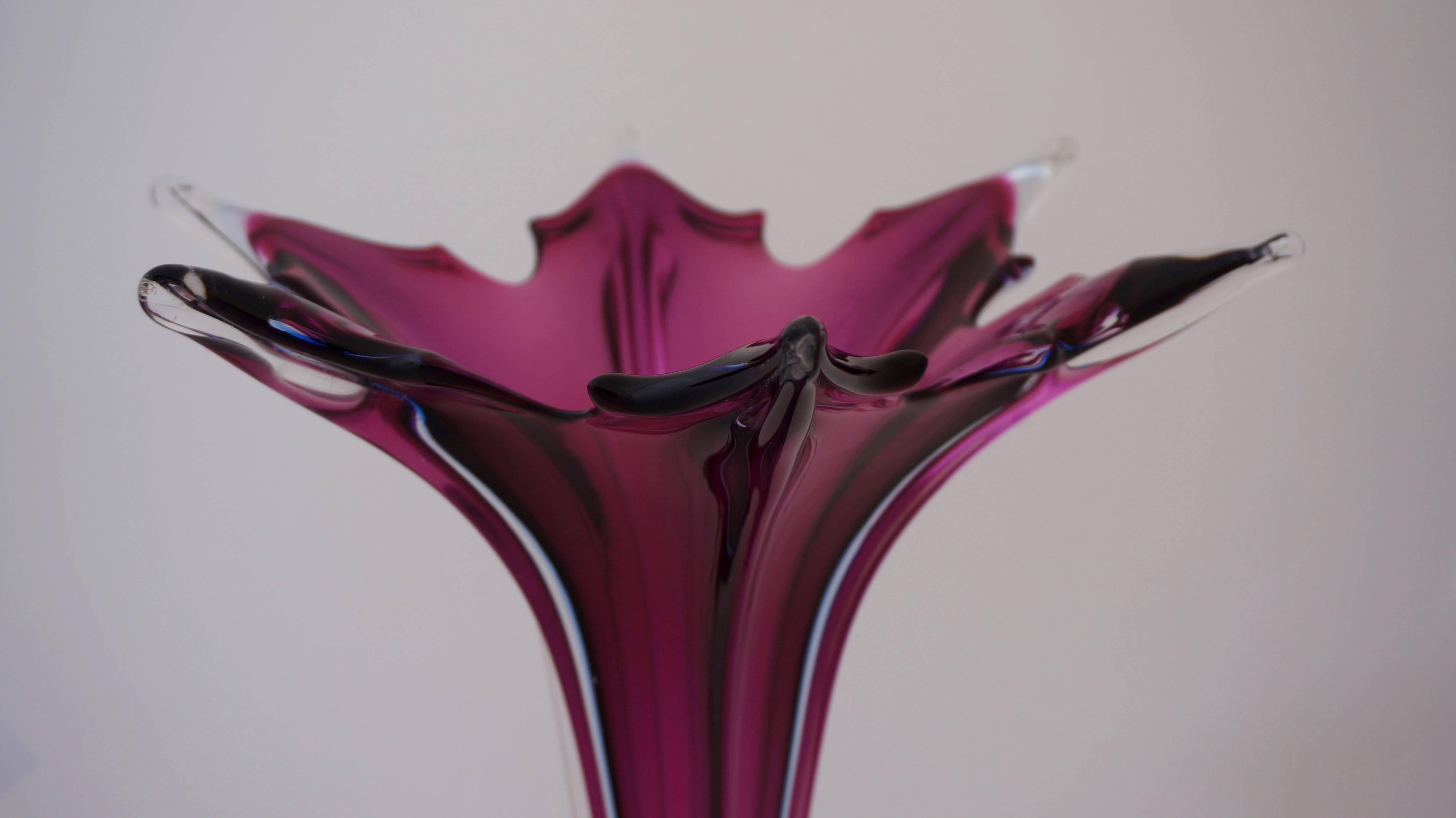Mid-Century Modern Vase en verre de Murano italien du 20e siècle en vente