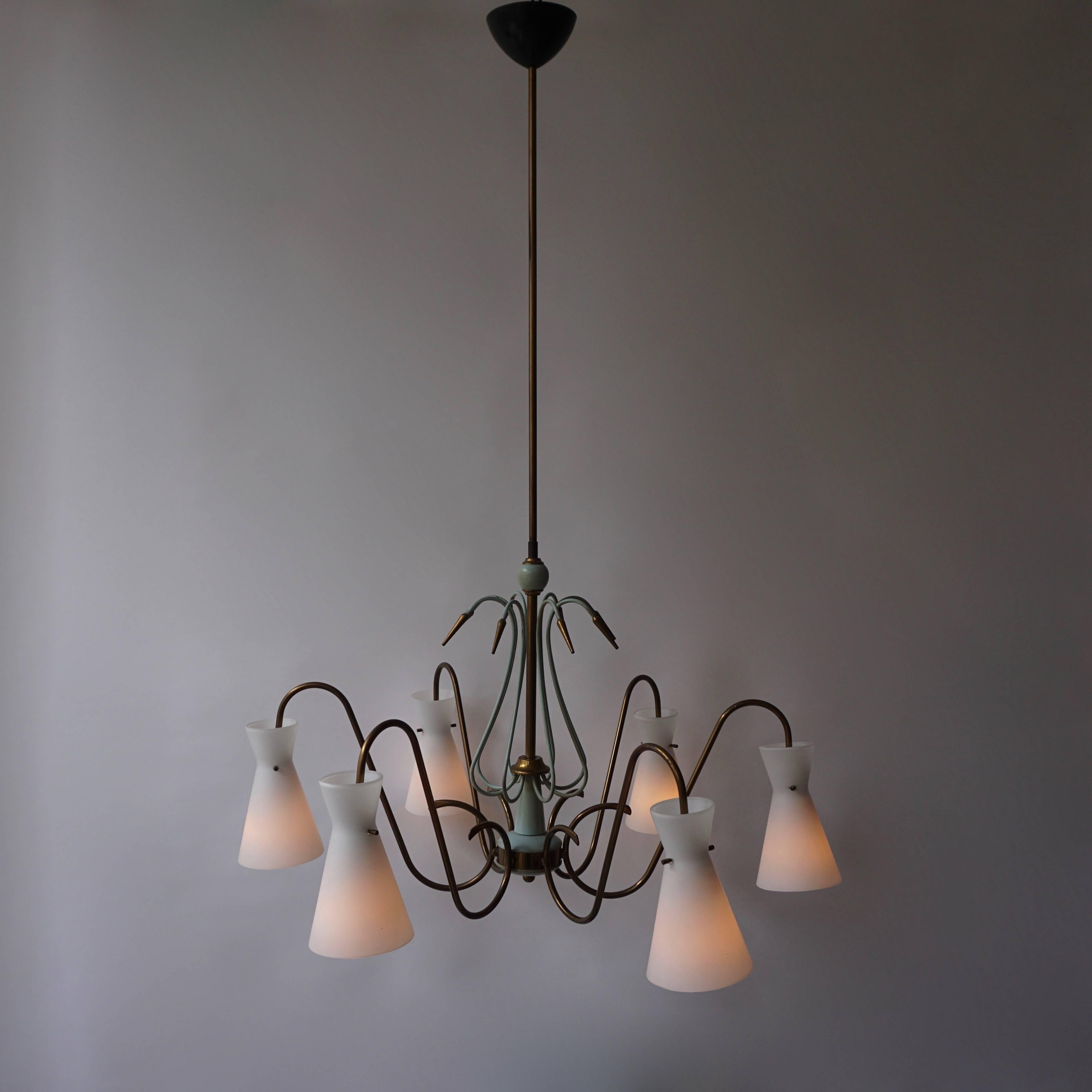 Italian chandelier with glass shades.
Measures: Diameter: 78 cm.
Height: 110 cm.
Six E14 bulbs.