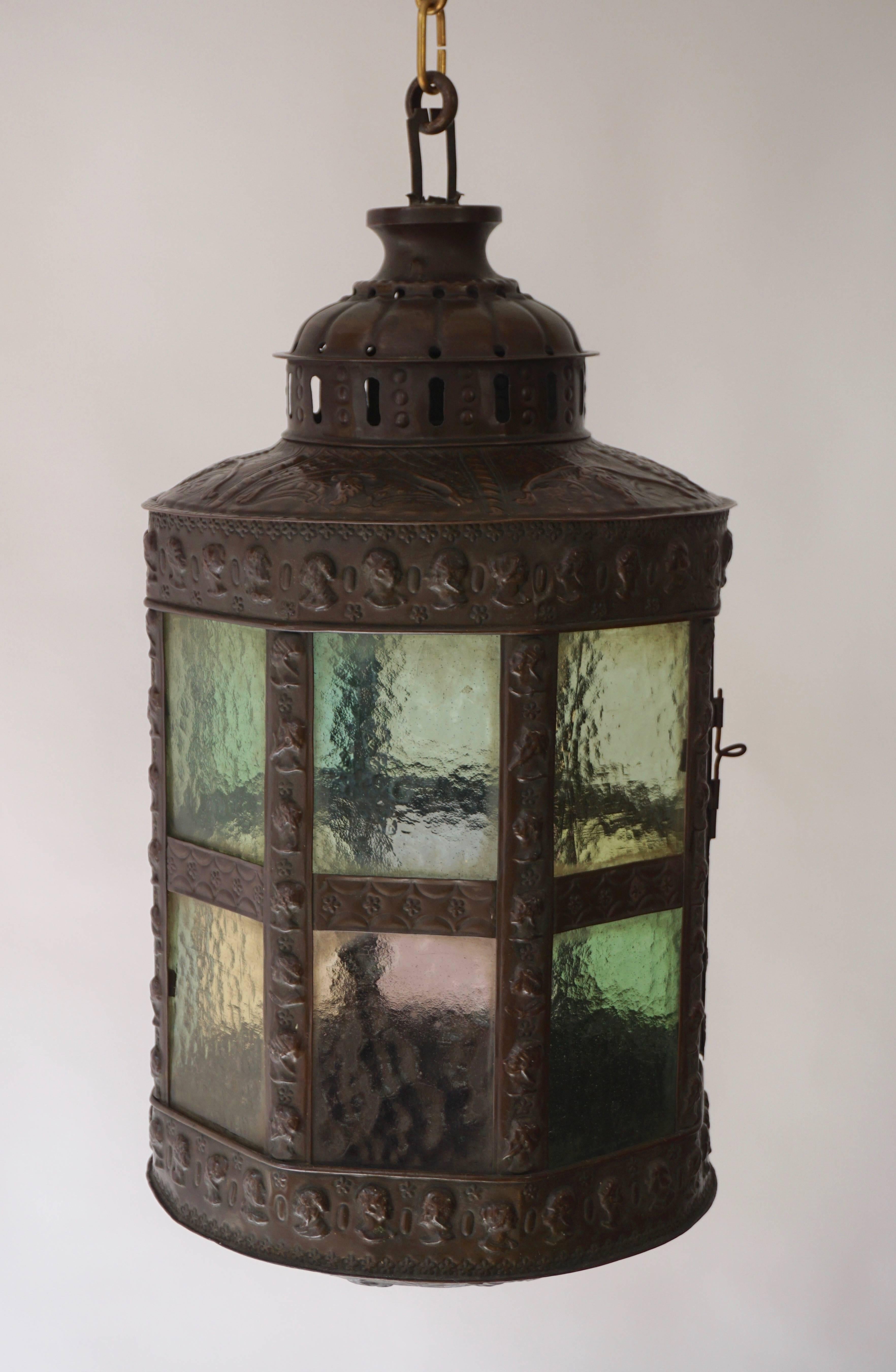 Copper lantern with stained glass.
Diameter 32 cm.
Height 60 cm.
