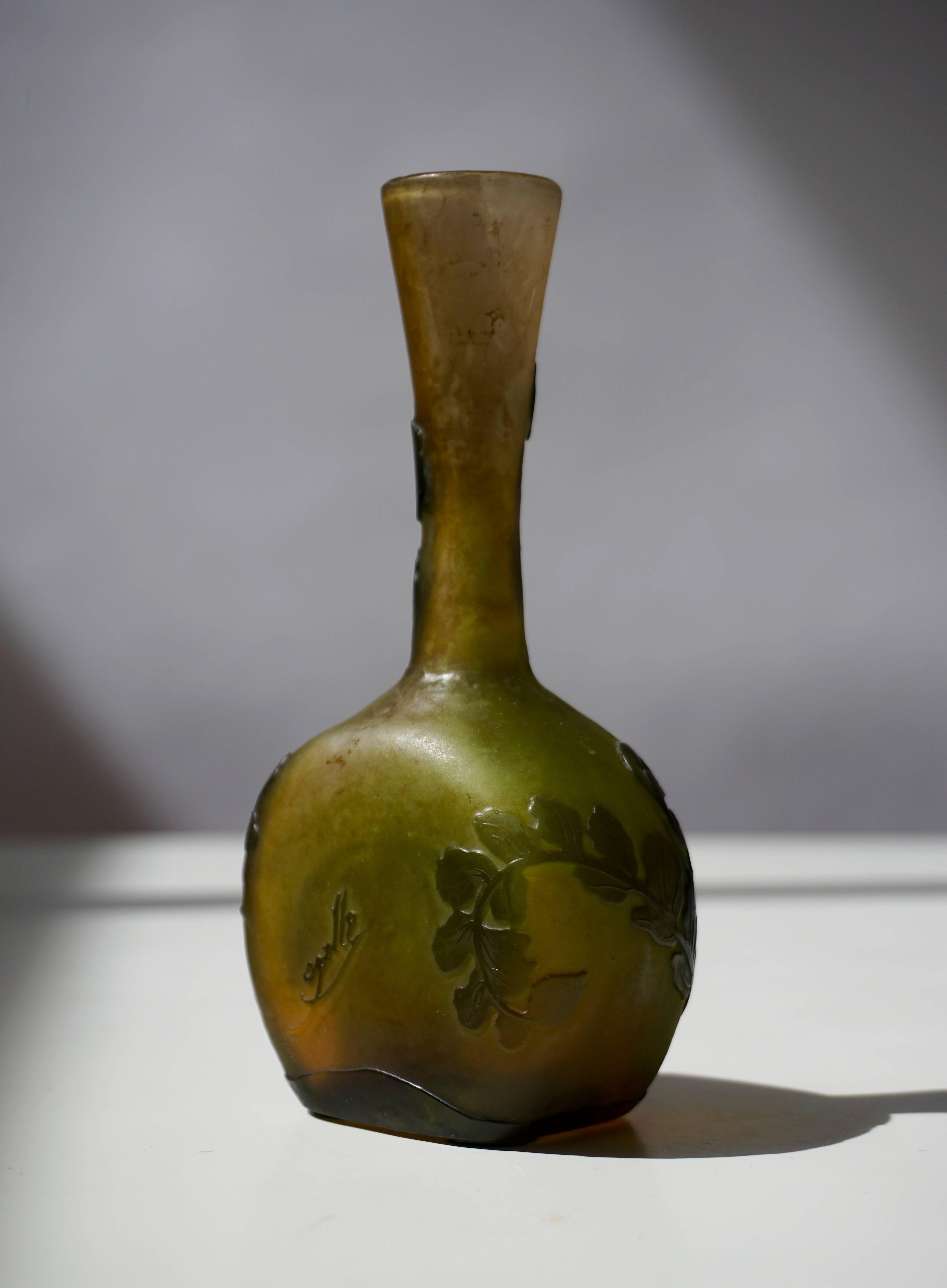 Emile Gallé French Art Nouveau Cameo Glass Vase (Französisch)