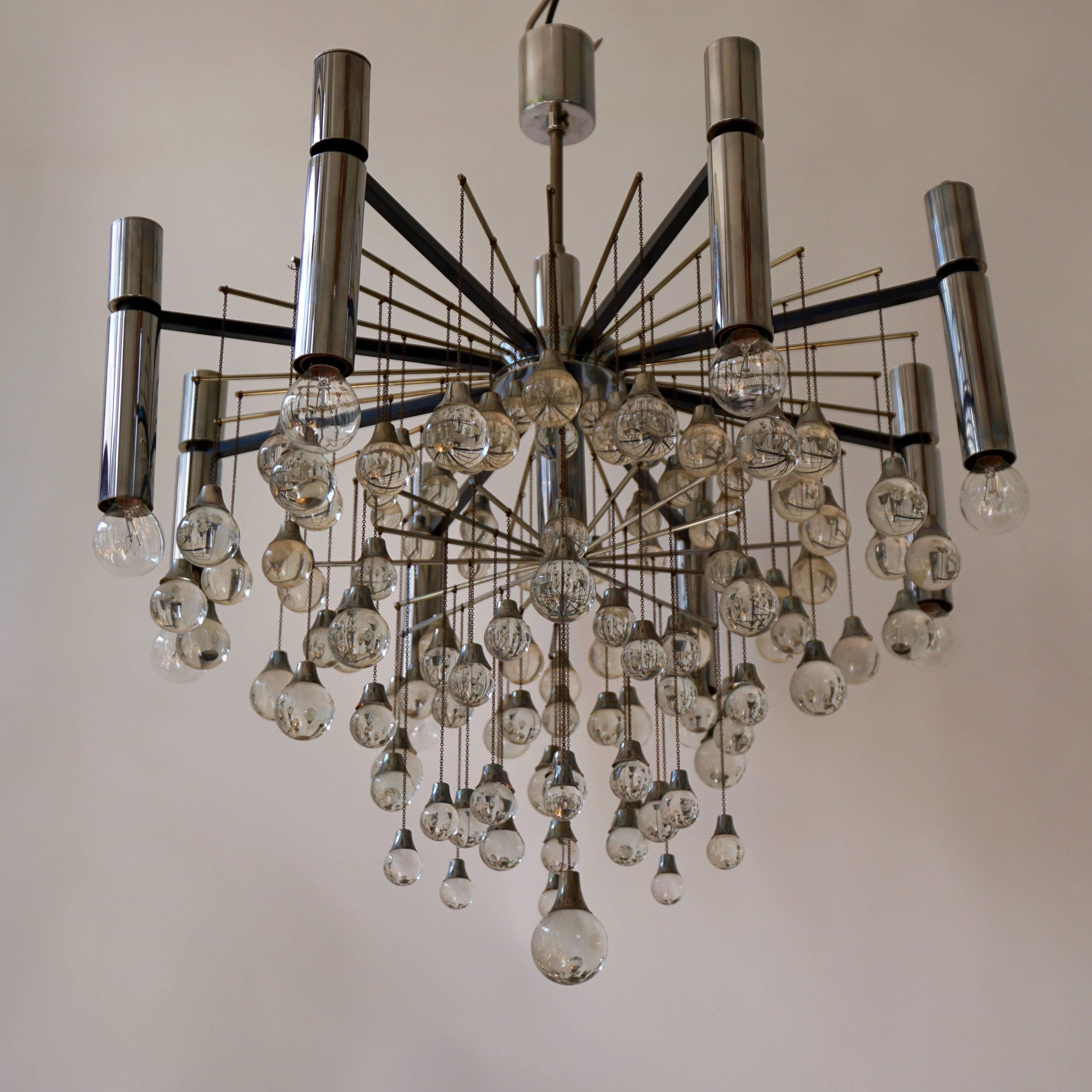 Mid-Century moderno Due lampadari a gocce di cristallo Gaetano Sciolari in vendita