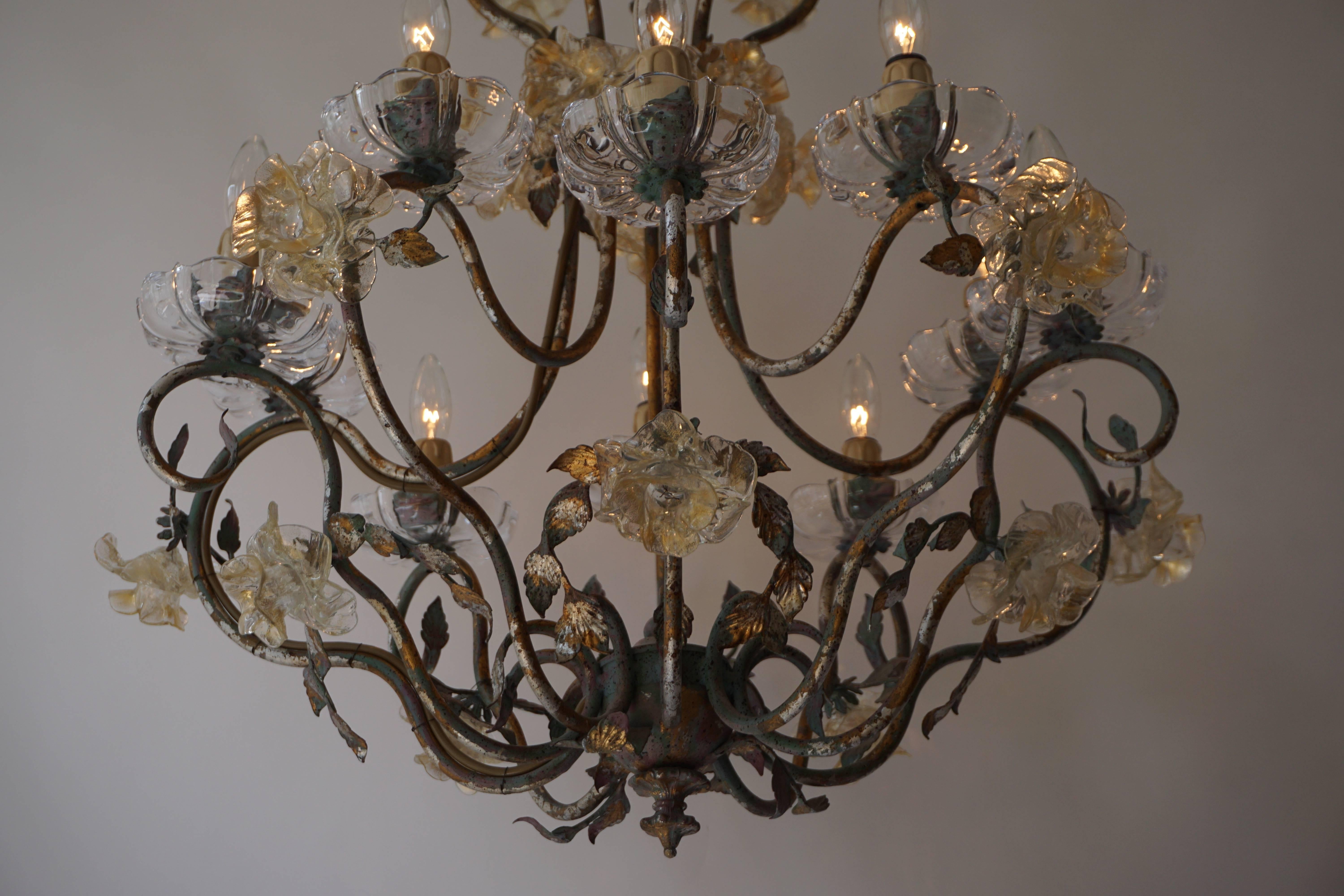 20th Century Italian Chandelier with Glass Flowers For Sale