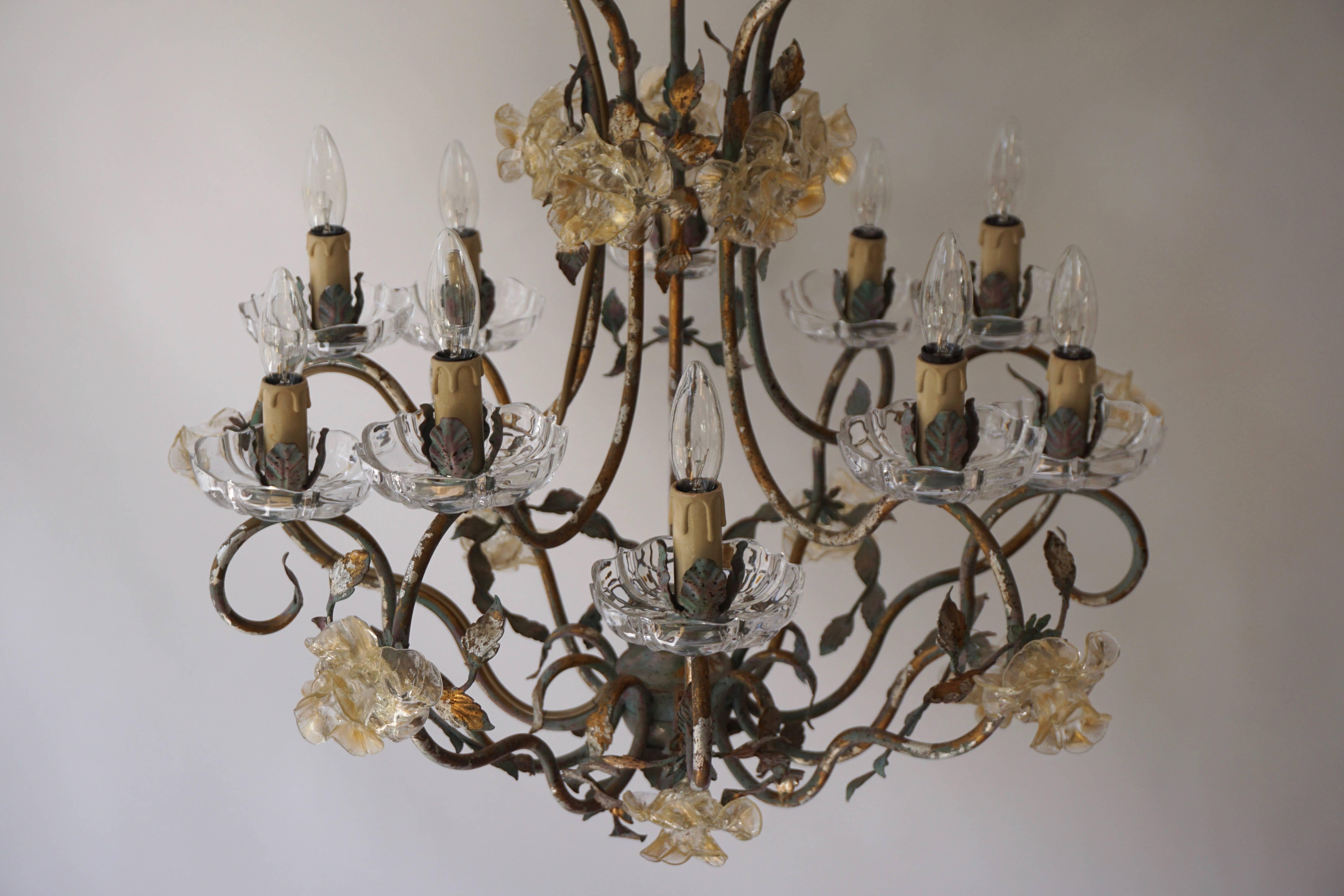 Italian Chandelier with Glass Flowers In Good Condition For Sale In Antwerp, BE