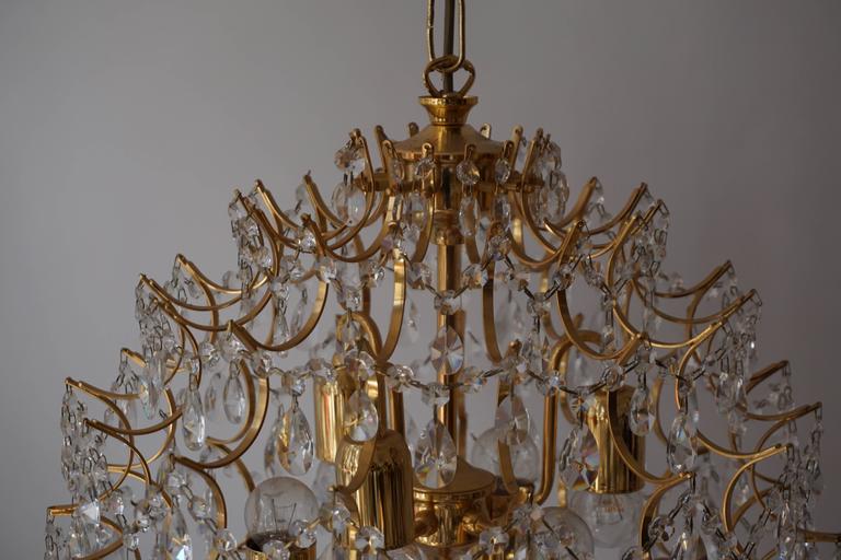 20th Century Italian Chandelier in Brass and Crystal  For Sale