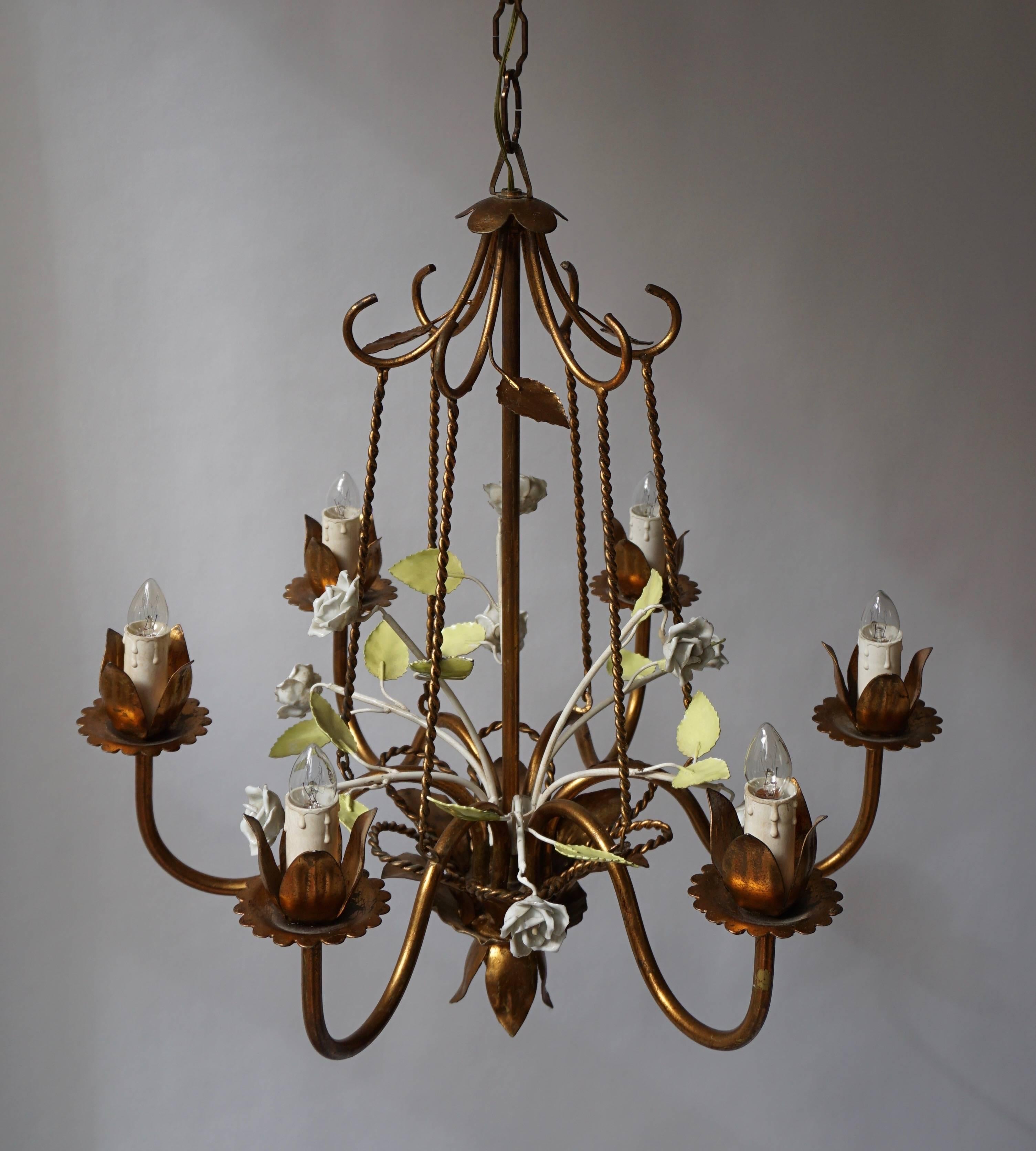 20th Century Italian Brass Chandelier with Porcelain Flowers For Sale