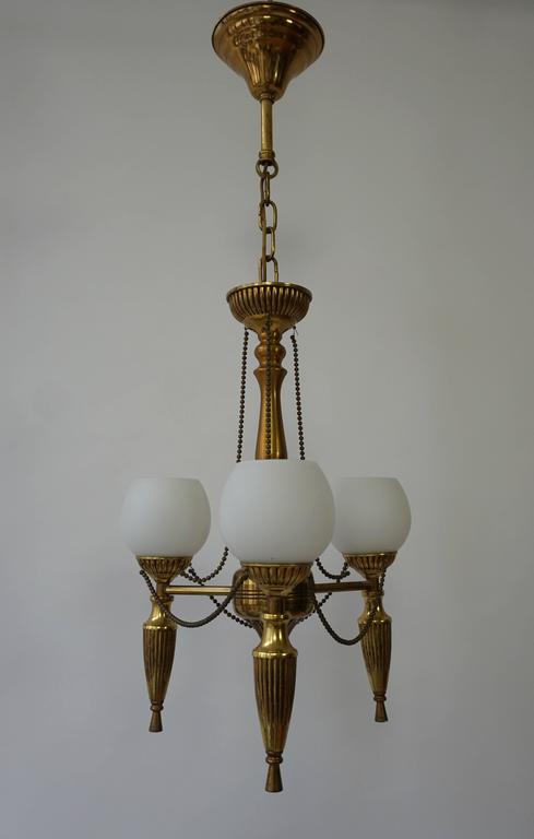 1950s pendant with beautiful and quality details. Controlled to the three pieces of E14 sockets.
