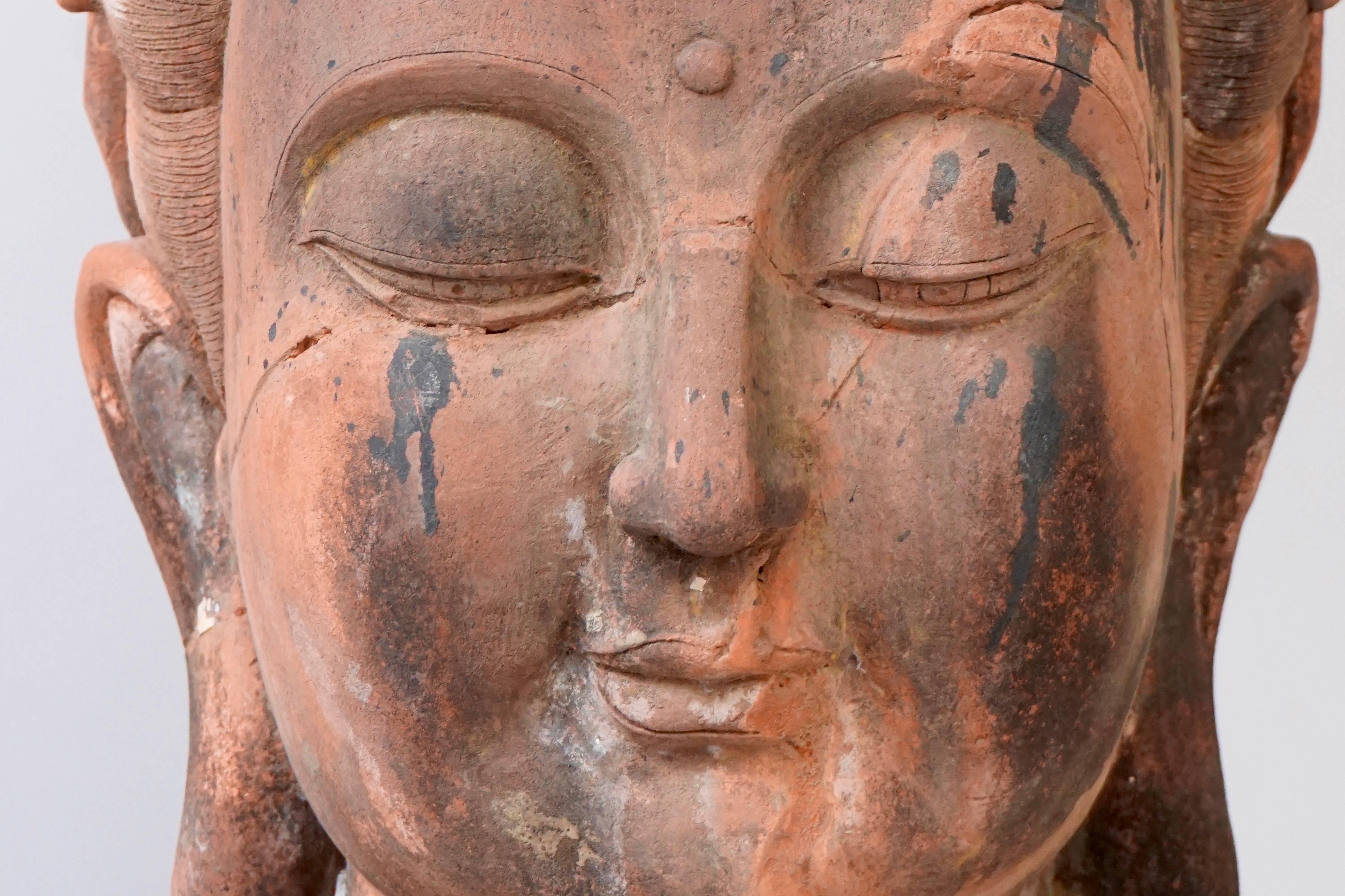 Busto de Buda de terracota de Guanyin más grande que la vida, principios del siglo XX, China Hecho a mano en venta