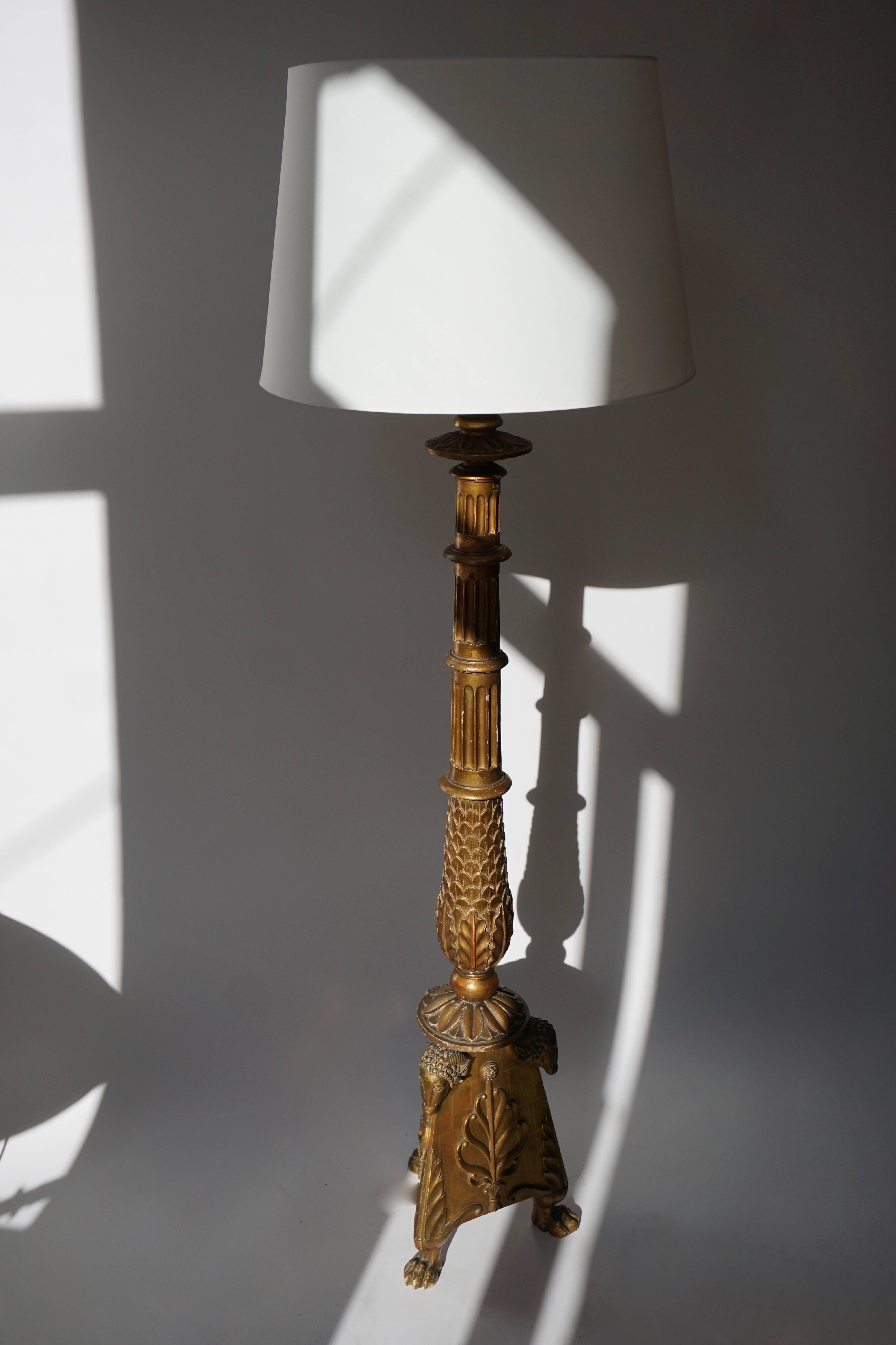 Hollywood Regency Giltwood Floor Lamp in the Greek Revival Neoclassical Style For Sale