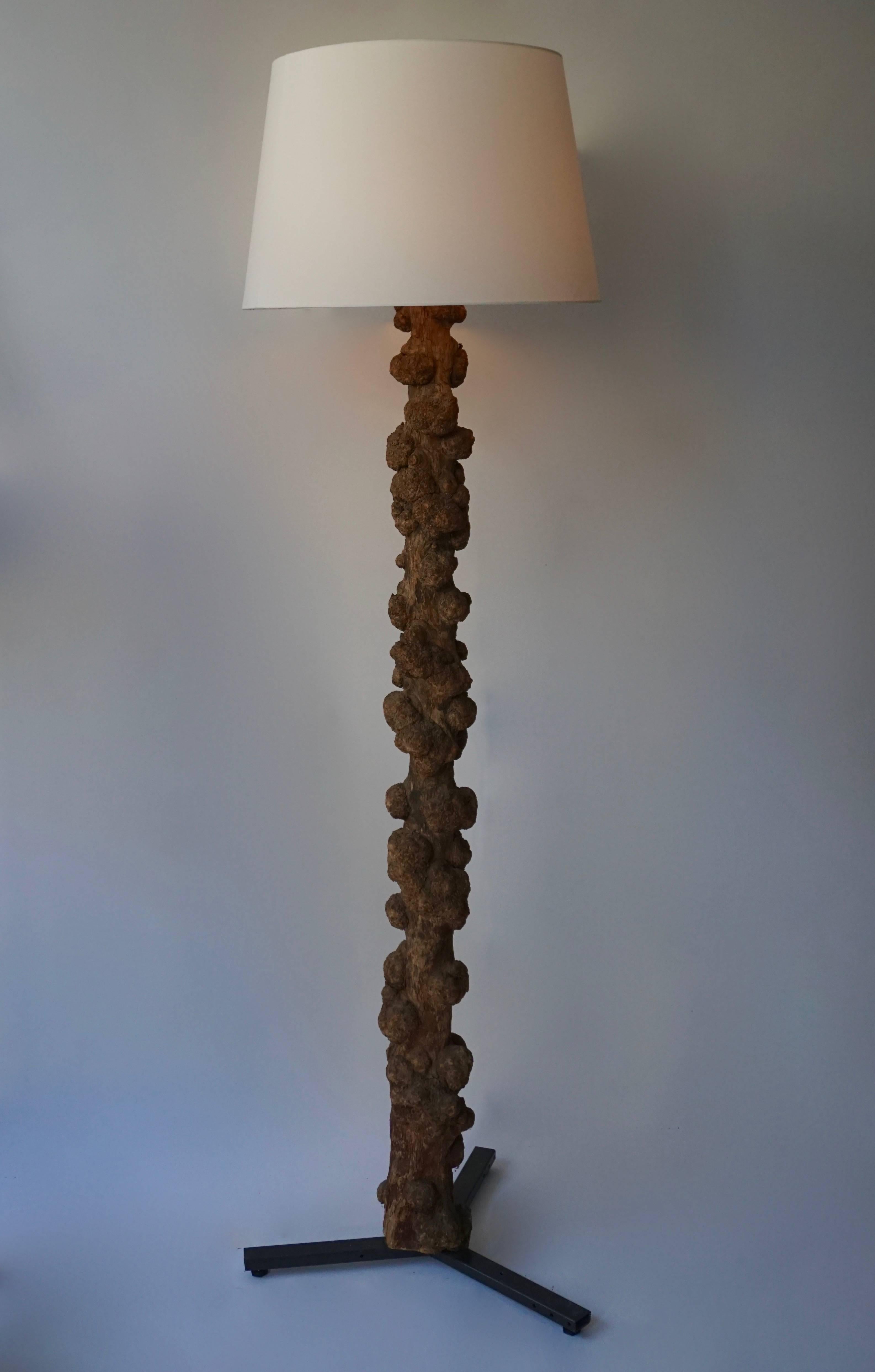Unique and Highly Decorative Congolese Hardwood Tree Trunk Floor Lamp For Sale 1
