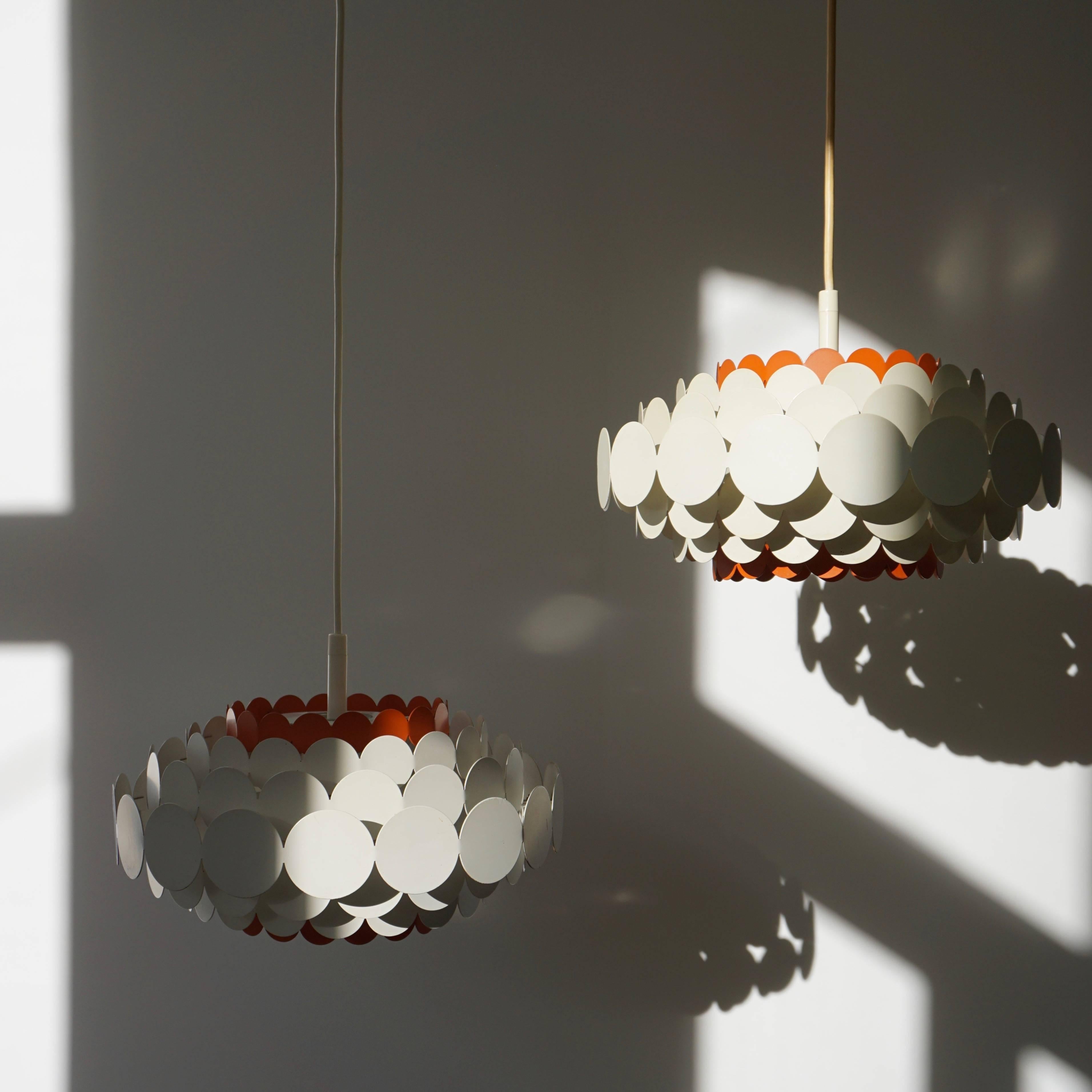 Mid-Century Modern Doria Pendant Light en vente