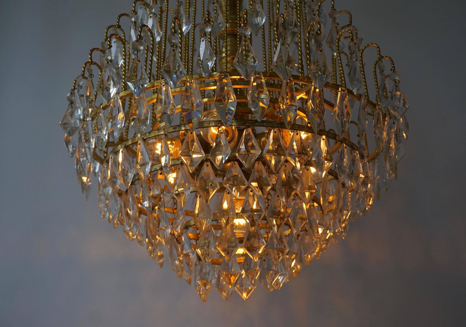 Elegant Brass and Crystal Chandelier For Sale at 1stdibs