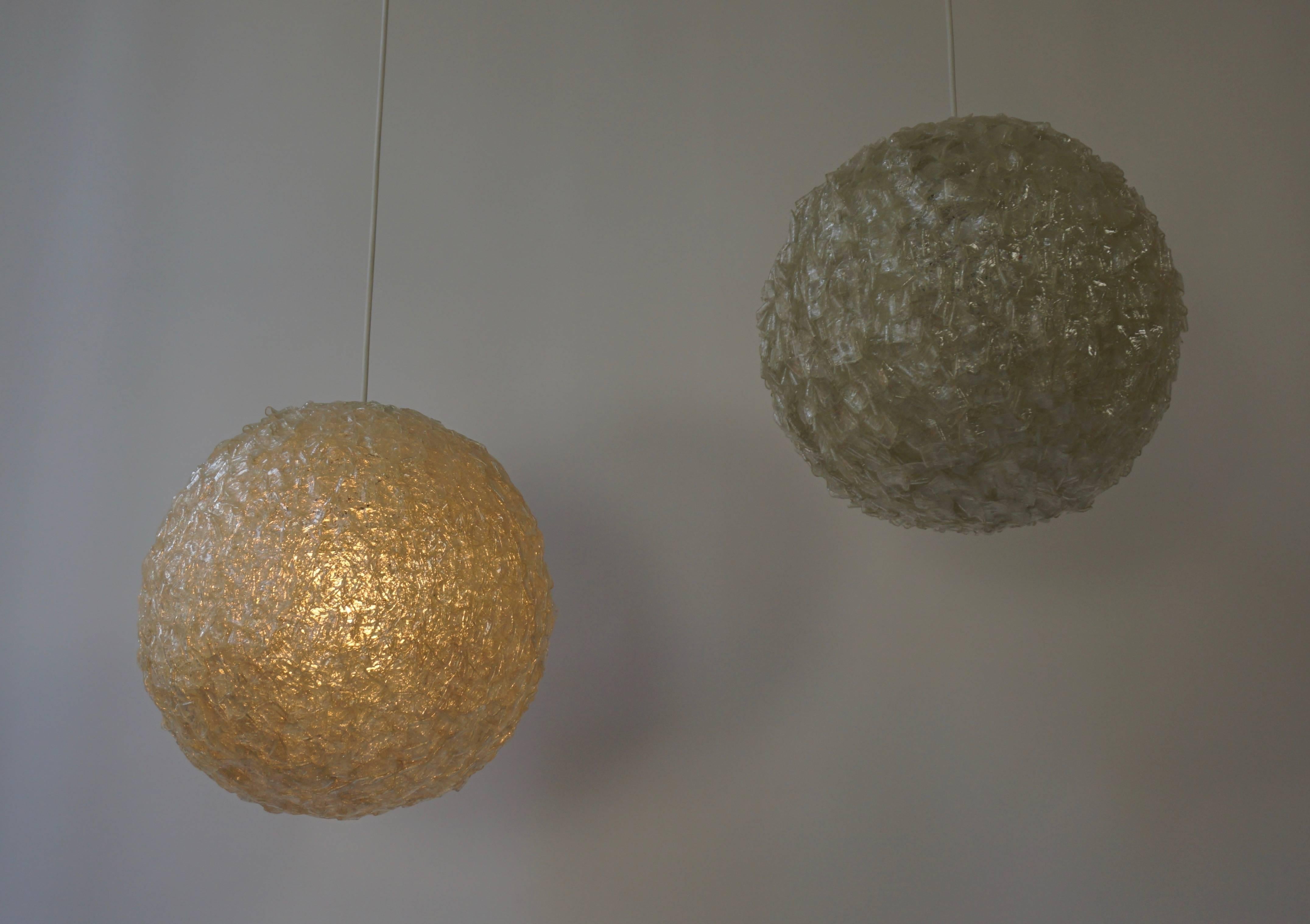 Pair of Acrylic Pendant Lights In Good Condition In Antwerp, BE