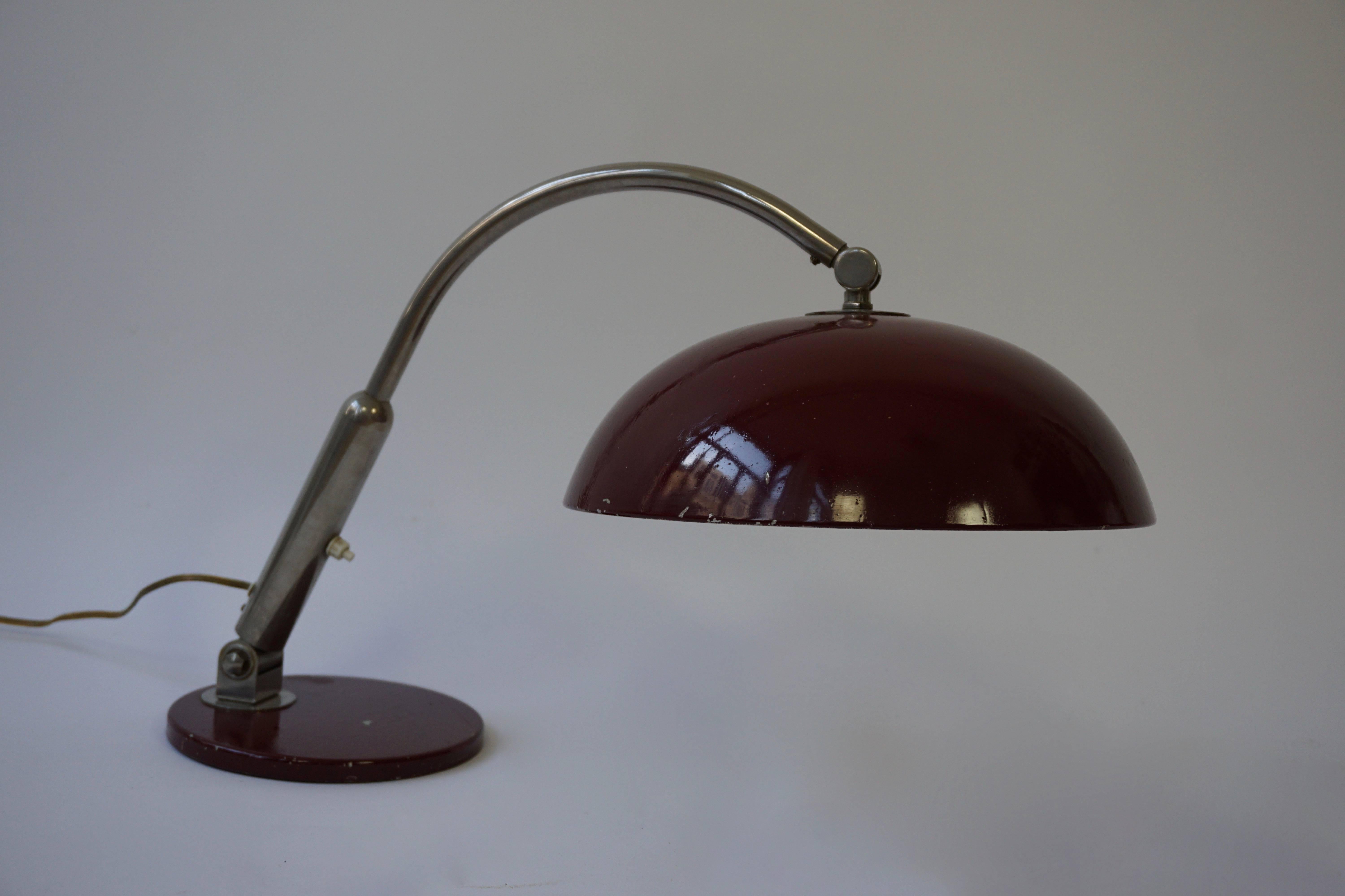 Vintage Mid-Century Schreibtischlampe (Belgisch) im Angebot
