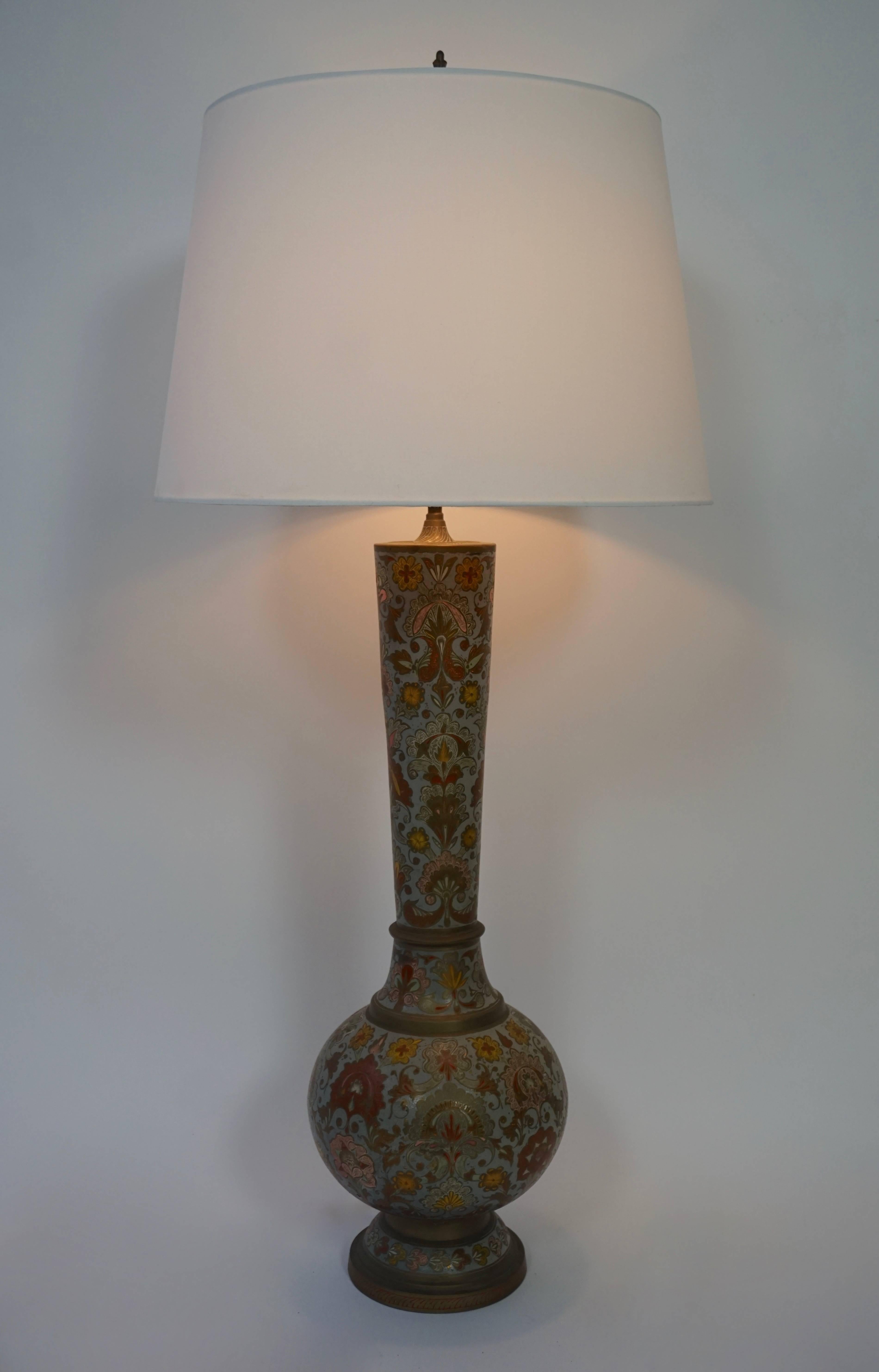 An elegant early 20 century cloisonné table lamp. A rich Licht blue with floral motif and brass hardware.
Measures: Height 114 cm,
diameter base 22 cm,
diameter shade 45 cm,
height shade 30 cm,
shade is not included in the price.