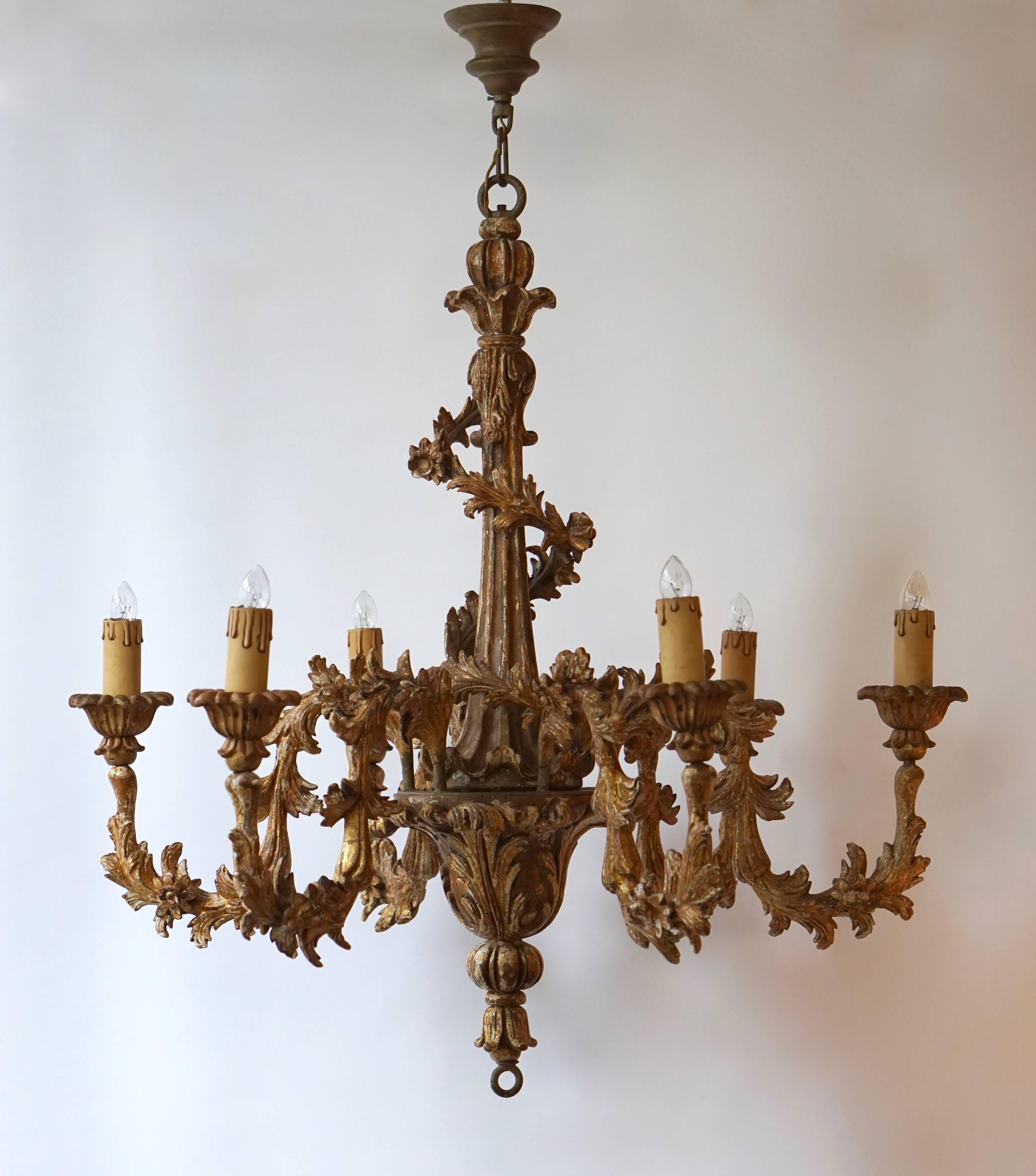 Italian Carved Giltwood Six-Light Chandelier In Good Condition In Antwerp, BE