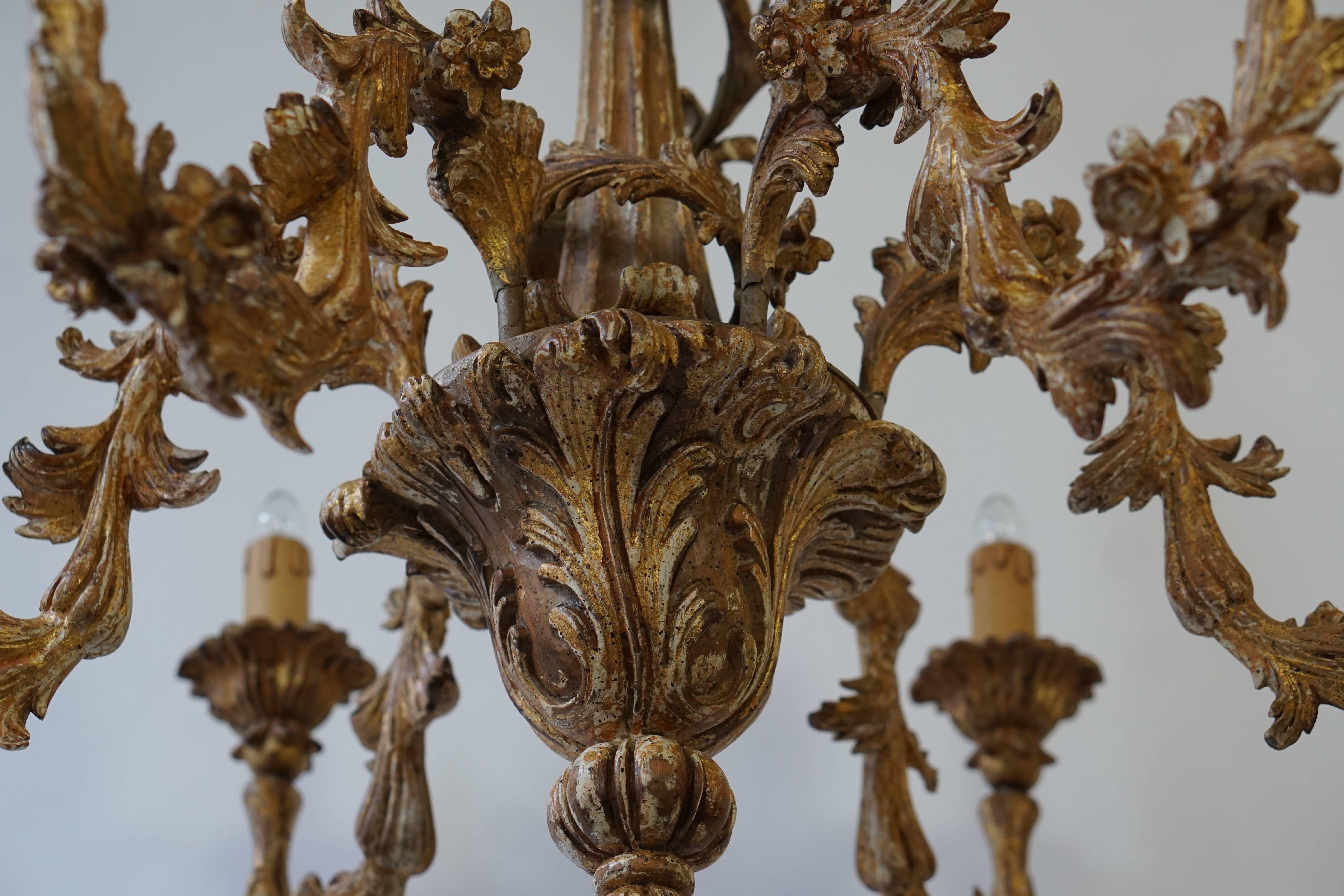 Italian Carved Giltwood Six-Light Chandelier 1