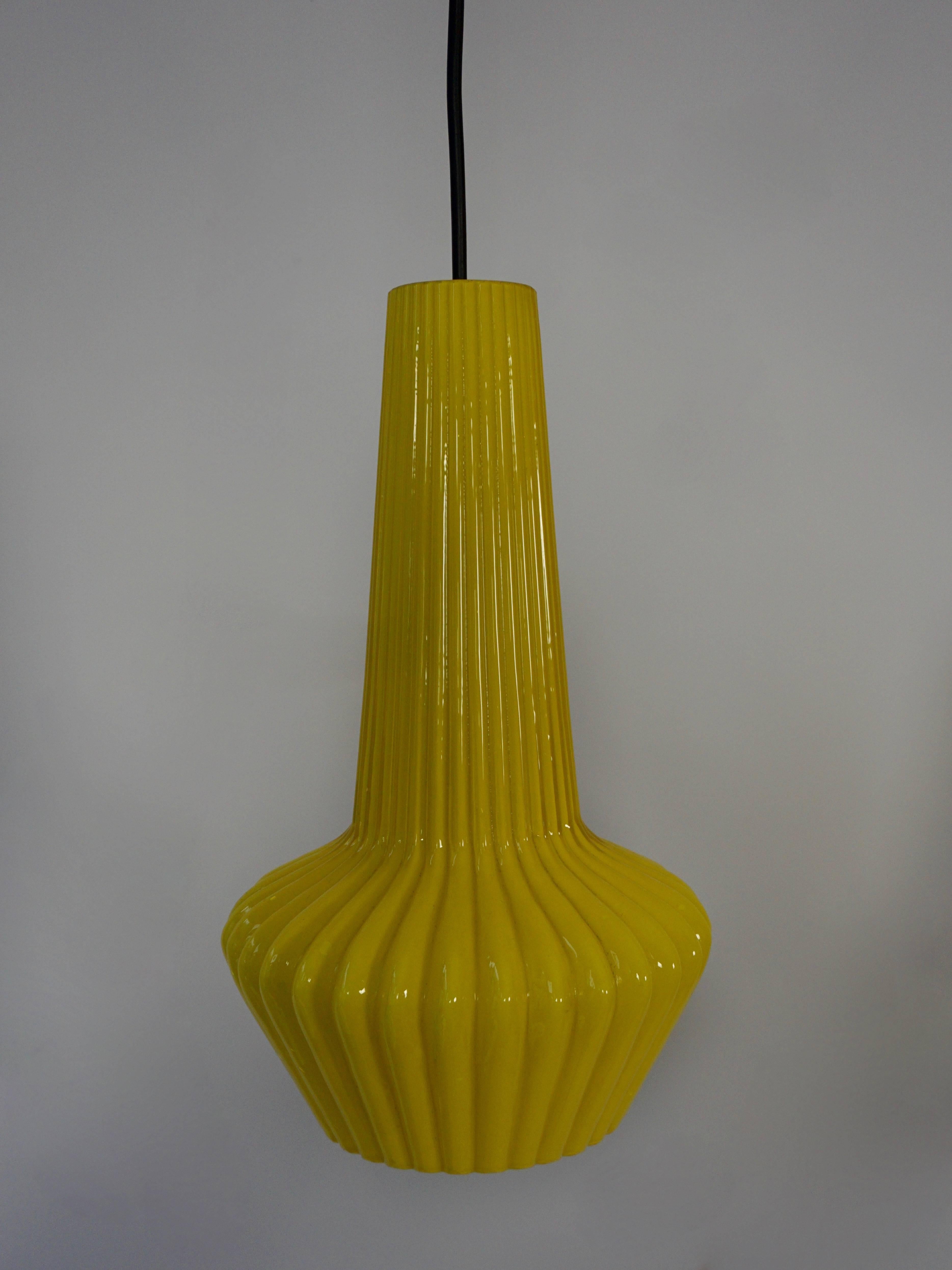 Italian Two Yellow Murano Glass Pendant Lights For Sale