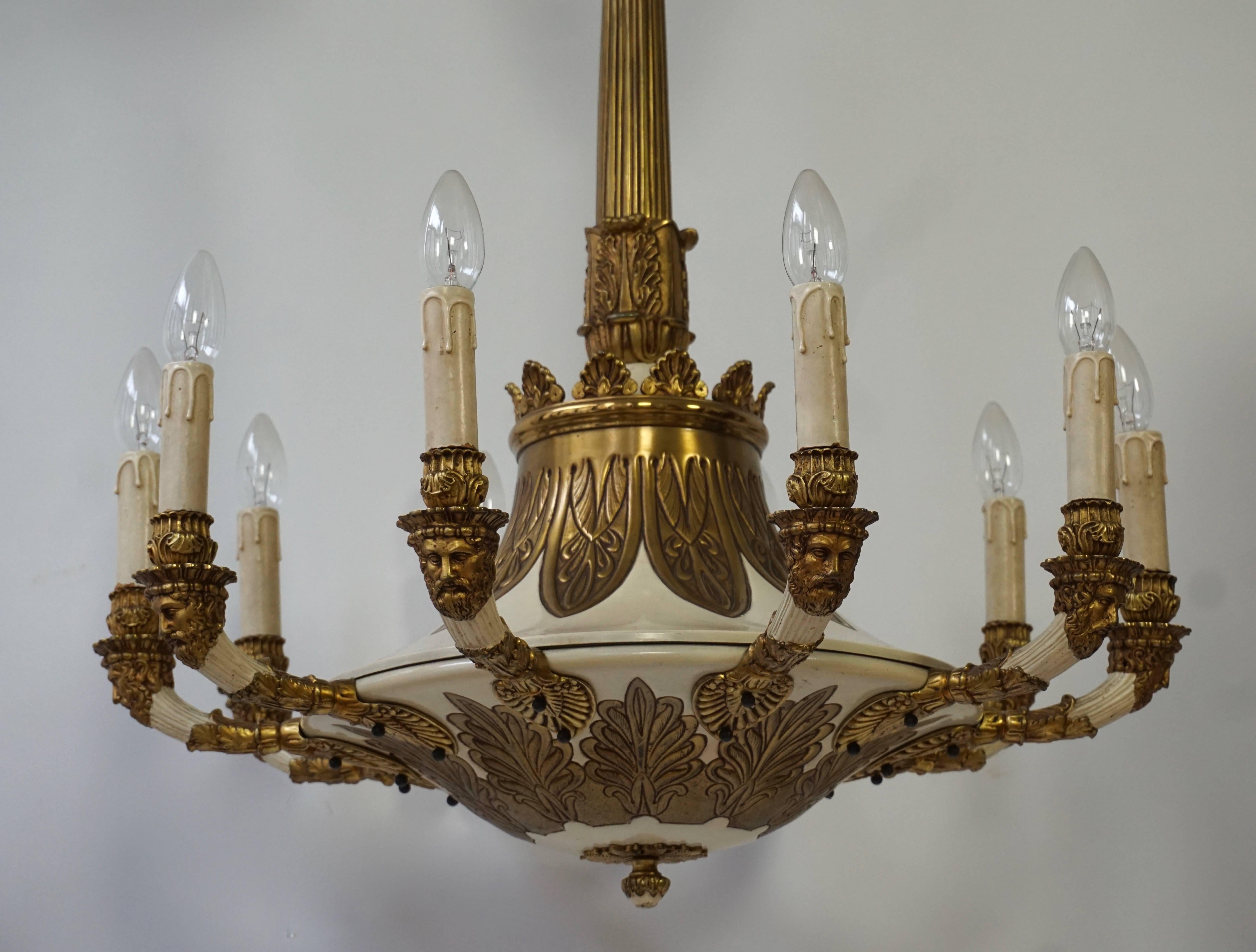 Spectacular Bronze and Painted Chandelier In Good Condition For Sale In Antwerp, BE