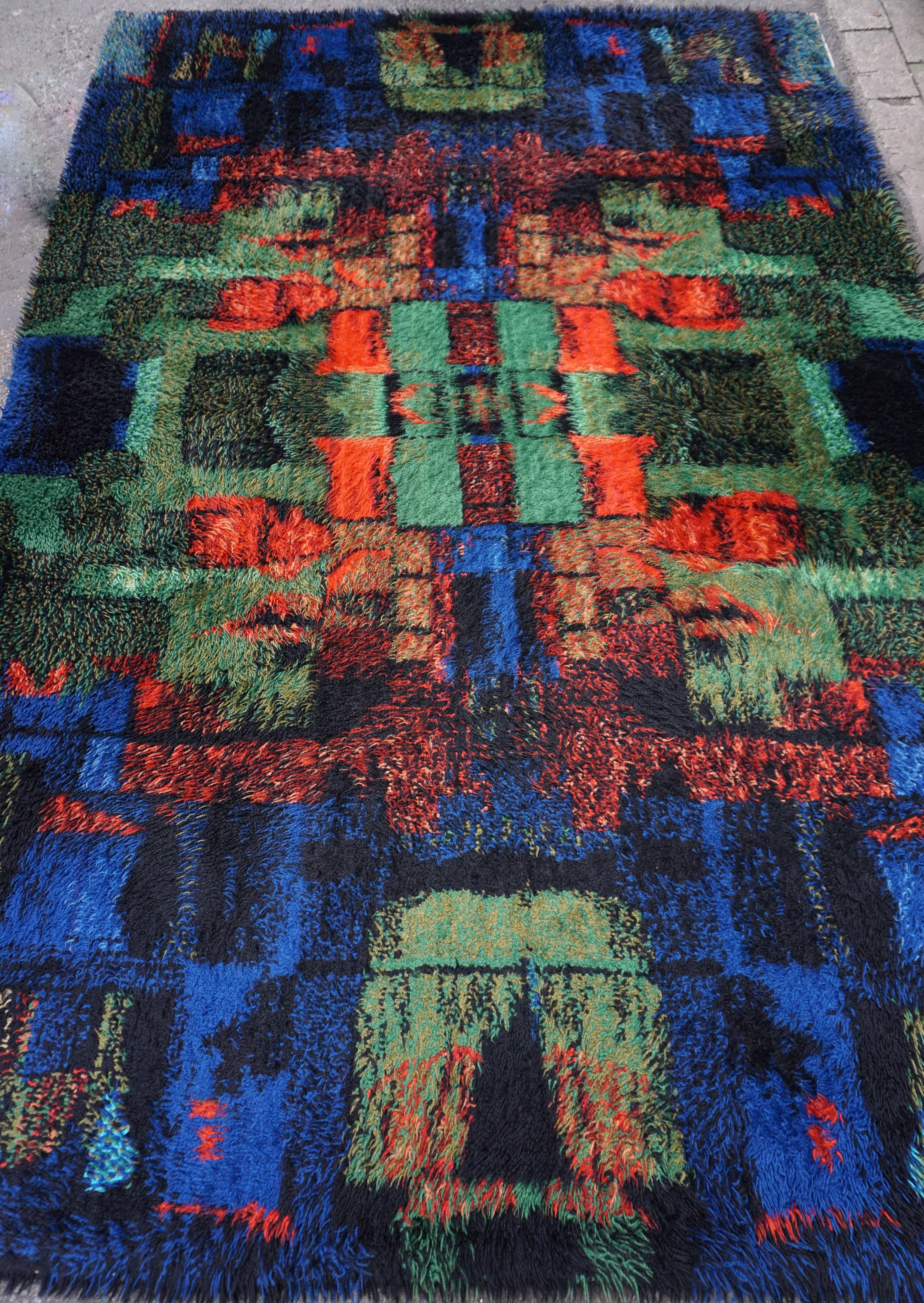 Abstract Multicolor High Pile Rug Carpet, Germany, 1970s In Good Condition For Sale In Antwerp, BE