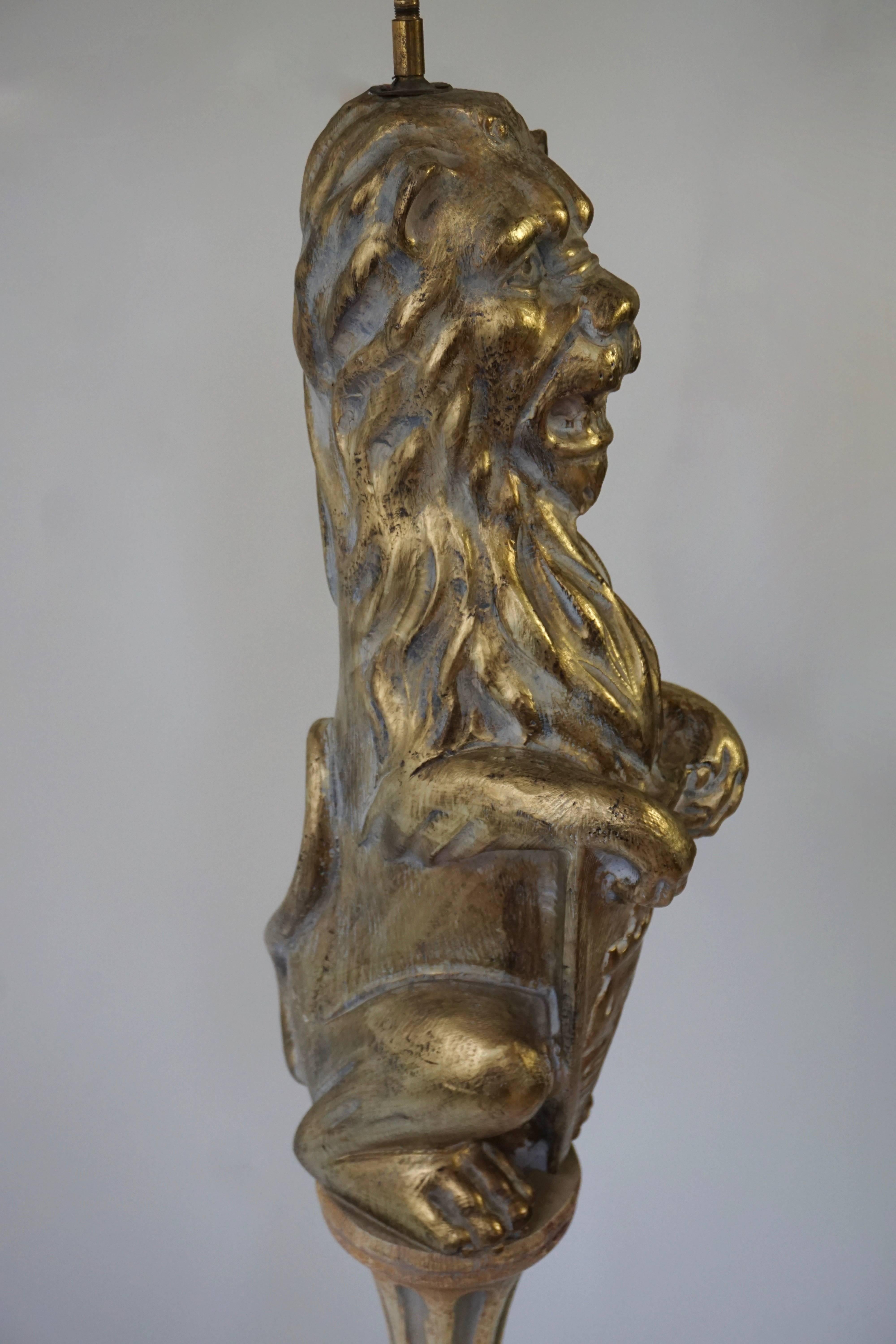 Mid-Century Modern Italian Rococo Venetian Carved Lion Floor Lamp For Sale