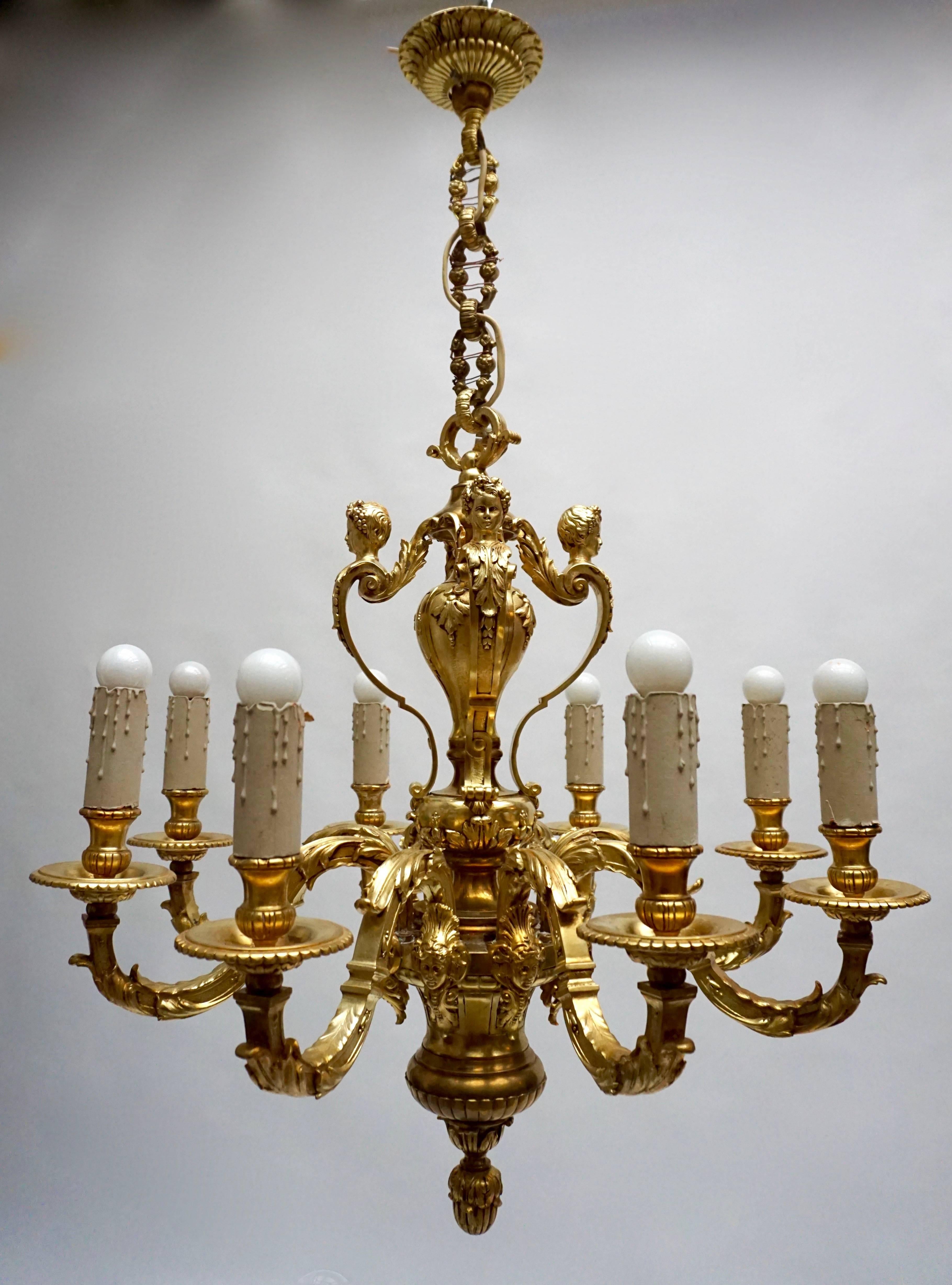French Eight-Light Massive Bronze Chandelier with Cherubs In Good Condition For Sale In Antwerp, BE