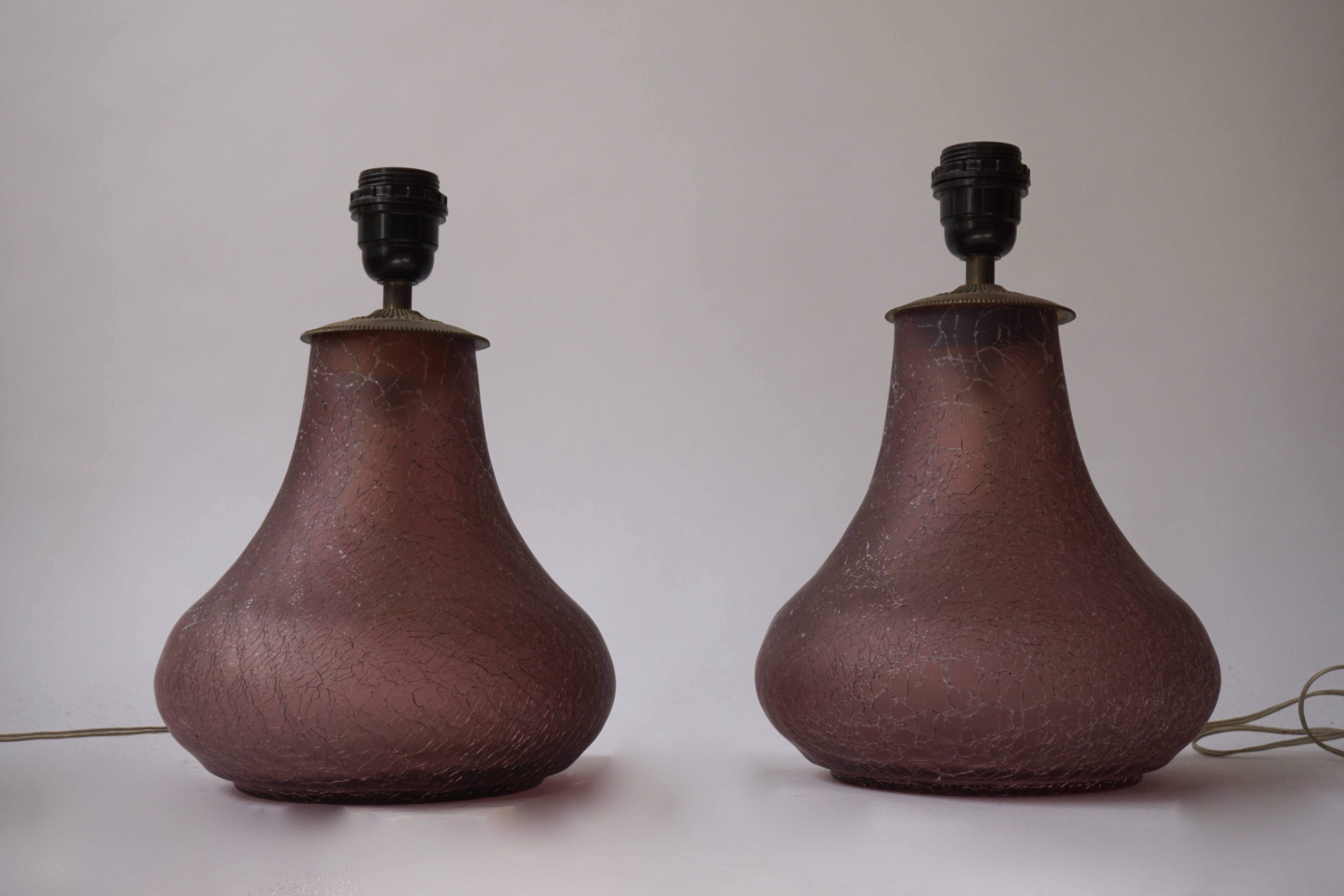 Deux lampes de table en verre de Murano.

Mesures : 
Diamètre 21 cm.
Hauteur verre 23 cm.
Hauteur totale 31 cm.