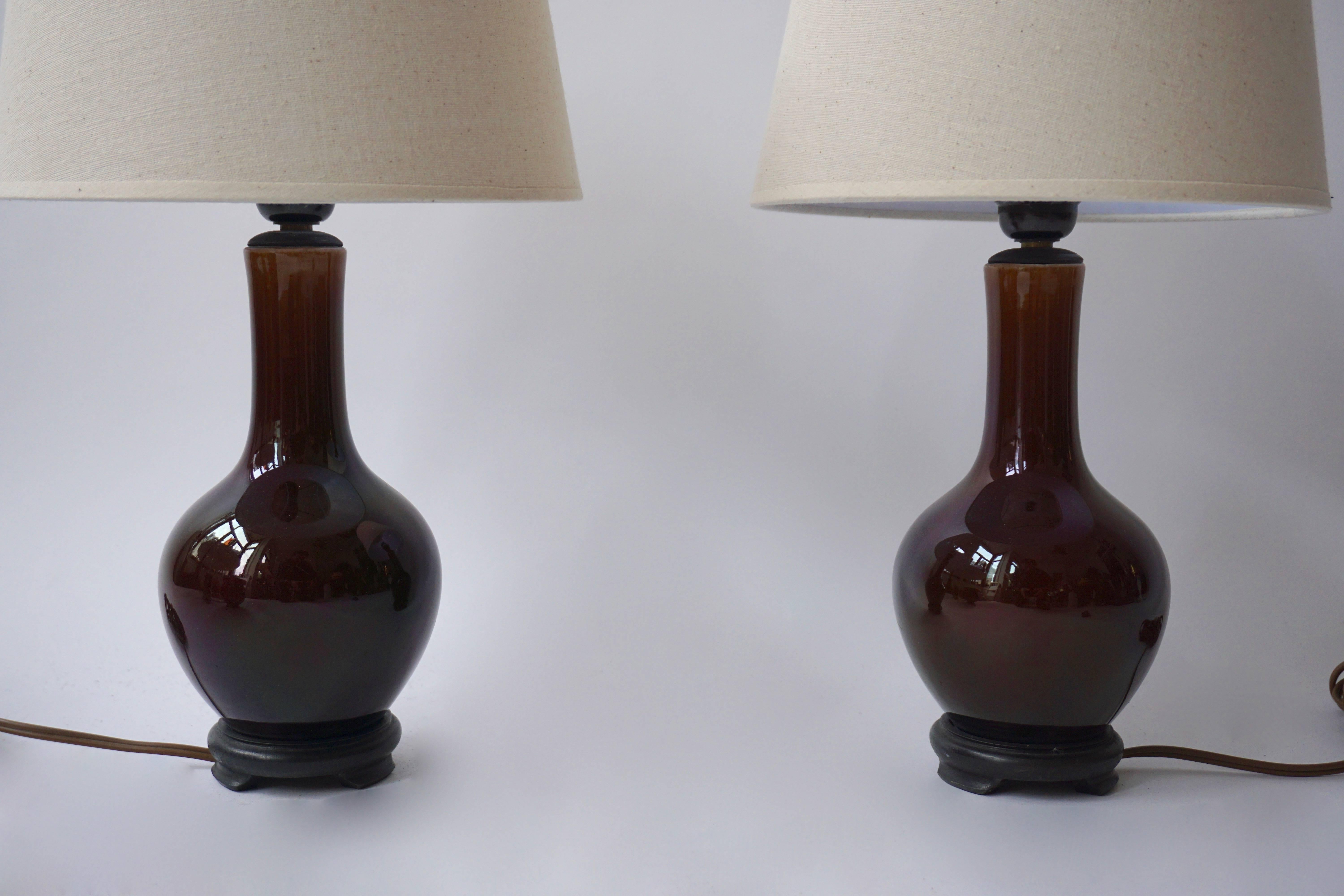 Two ceramic table lamps.
Measures: Height 41 cm.
Diameter 24 cm.