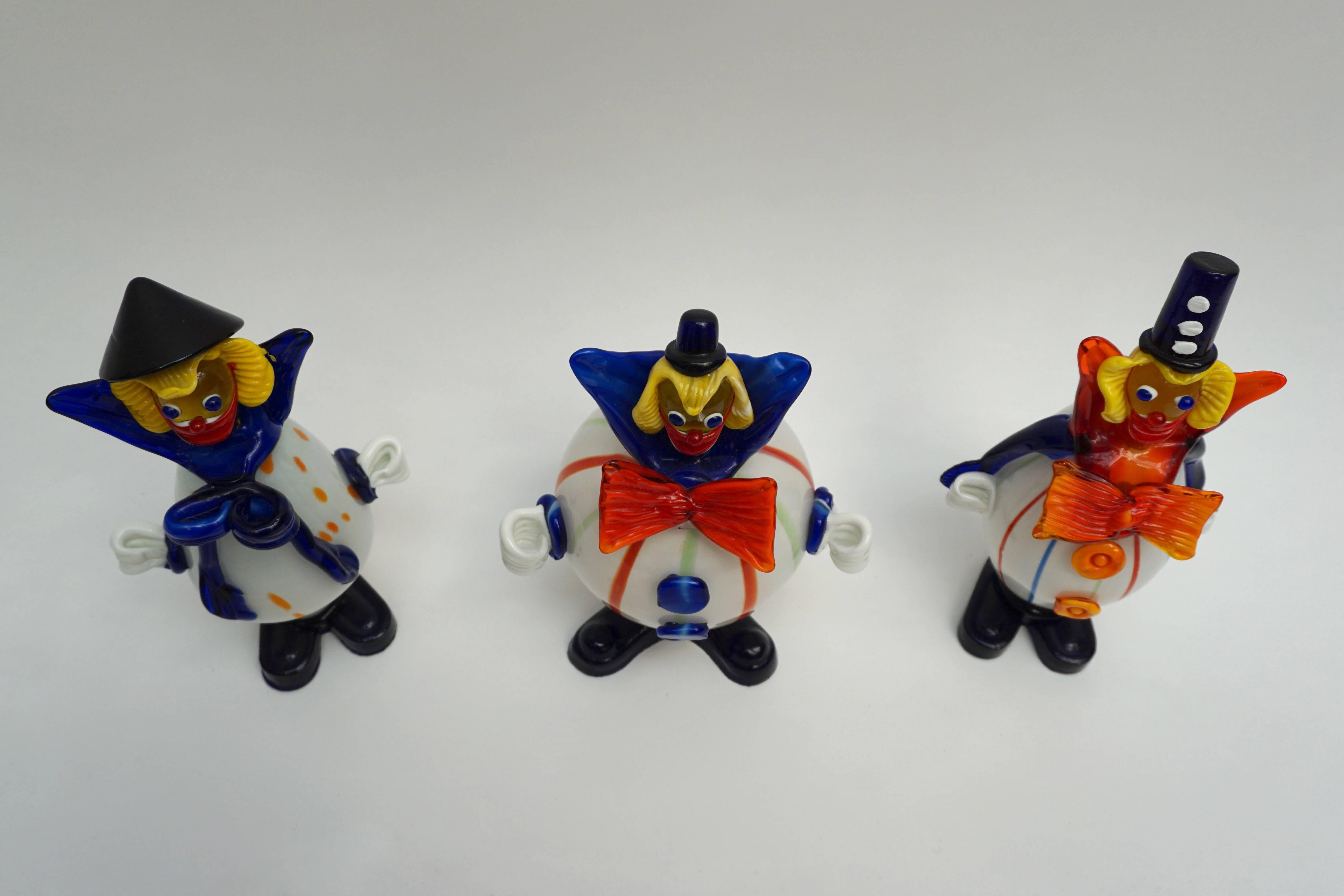 Mid-Century moderno Set di tre pagliacci in vetro di Murano in vendita