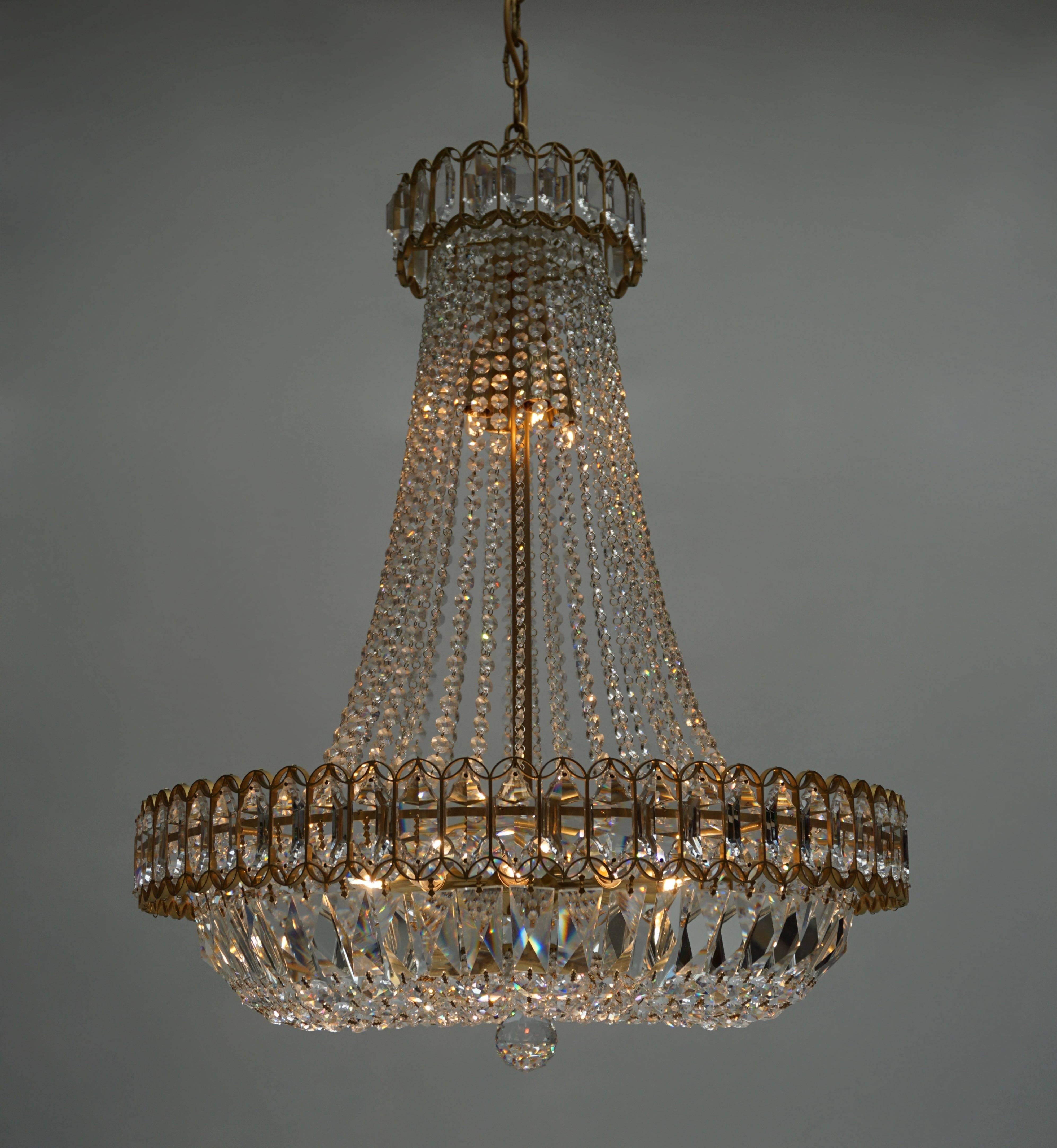 Crystal and Brass Chandelier In Excellent Condition In Antwerp, BE